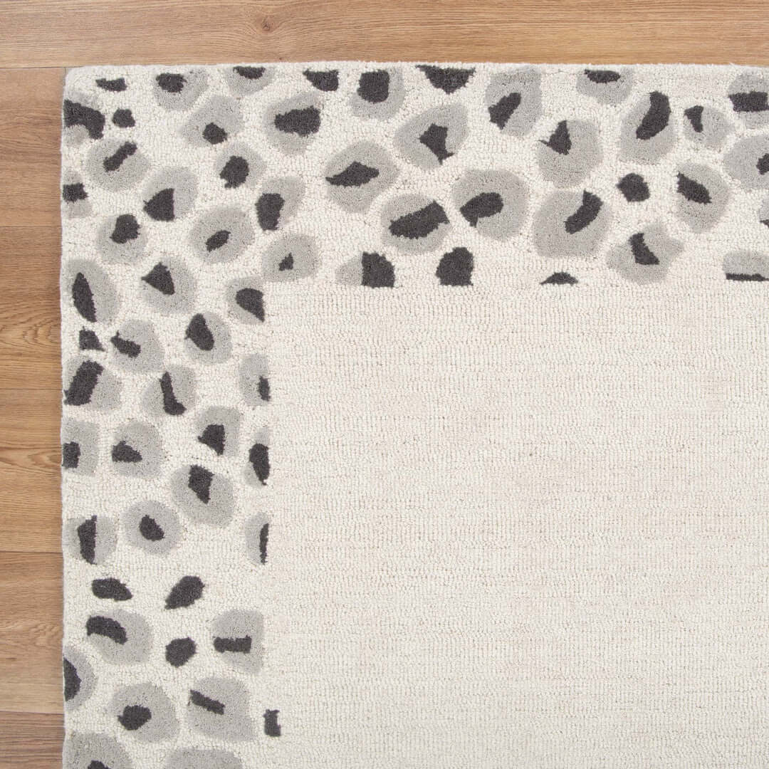 Les Nomades Leopard Cream Grey Wool Rug texture