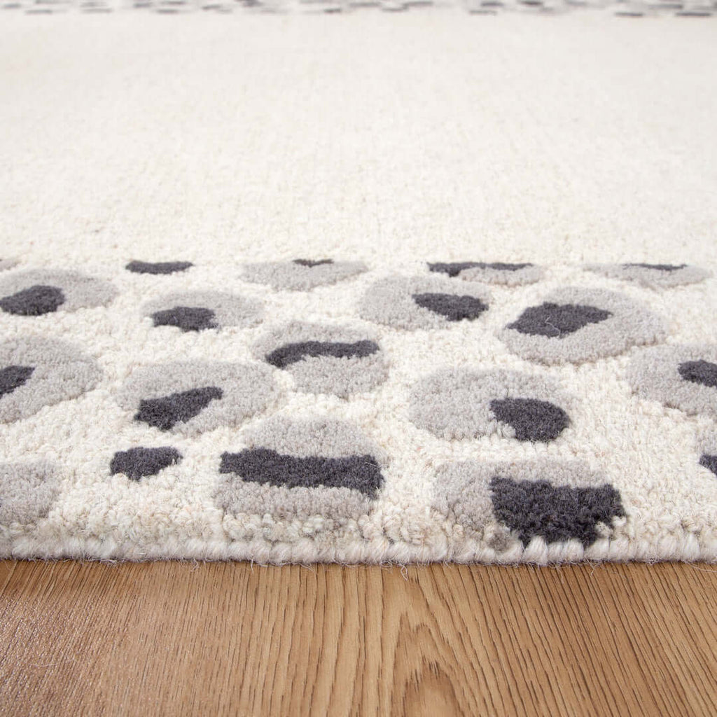 Les Nomades Leopard Cream Grey Wool Rug detail