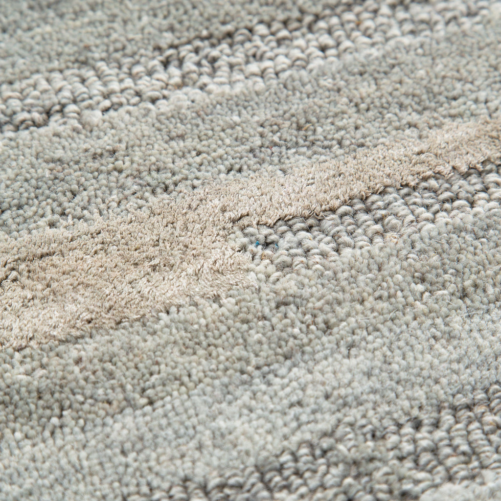 Les Nomades Linear Light Ash Wool Rug – view 6