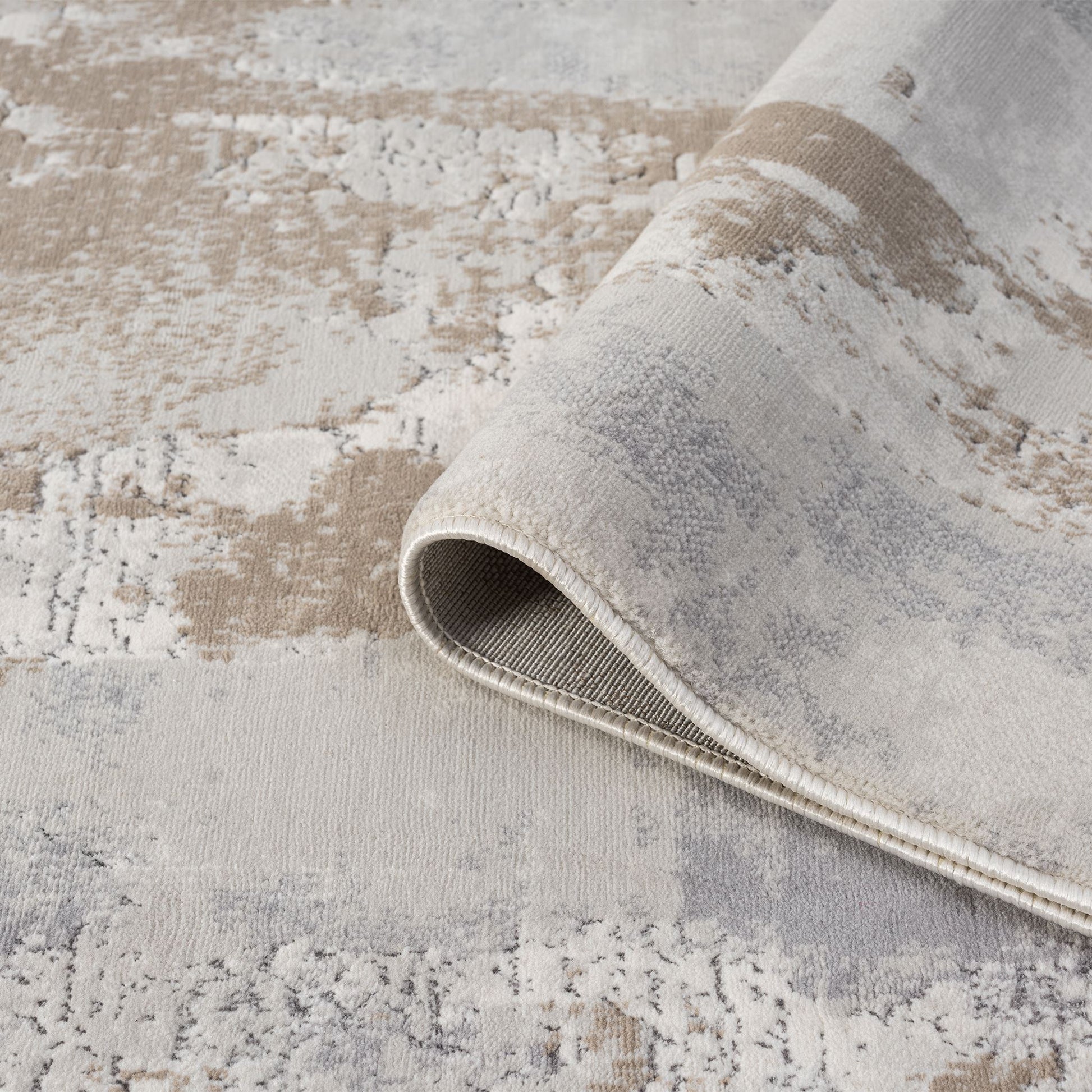 Grey Area Rug with plush, non-shed pile and all-side binding. Power-loomed in Türkiye for durable, easy-care elegance in modern living spaces.