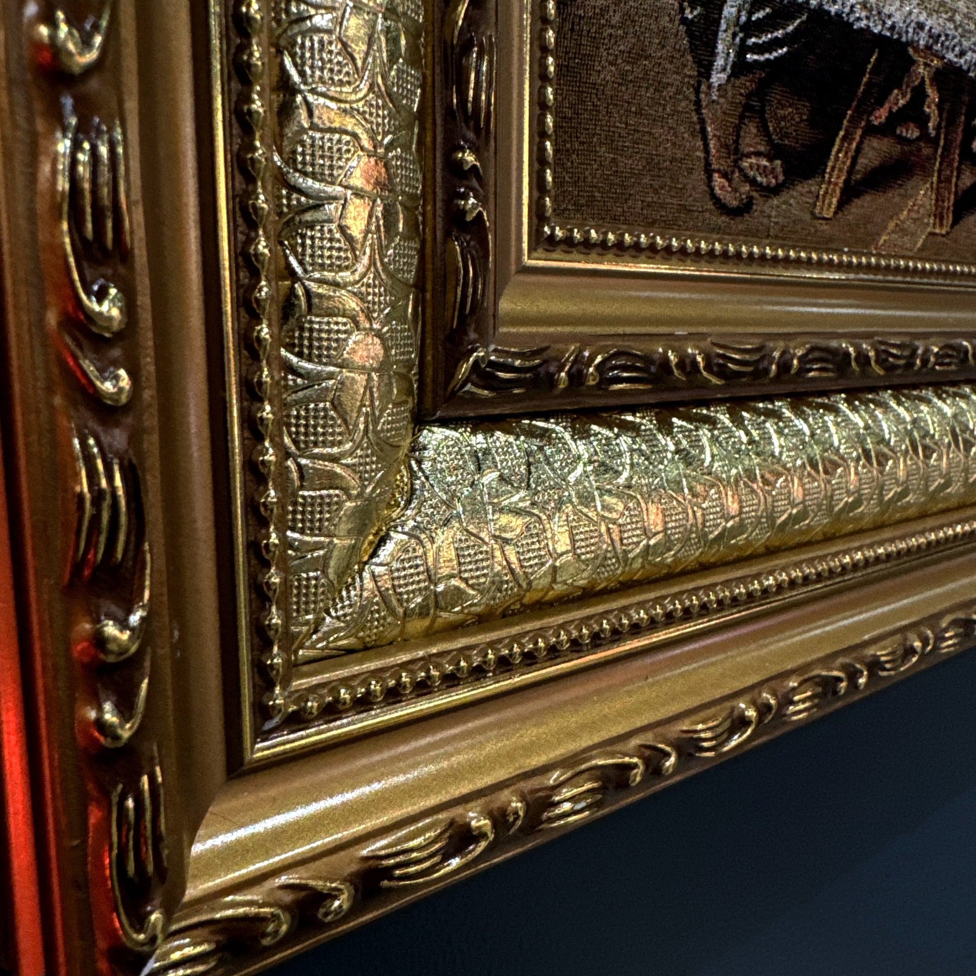 Luxurious Tapestry of “The Last Supper”-Enhance your home with our luxurious "The Last Supper" woven tapestry, framed in an ornate gold design. This masterpiece captures intricate details of the iconic scene, bringing timeless elegance and spiritual refle