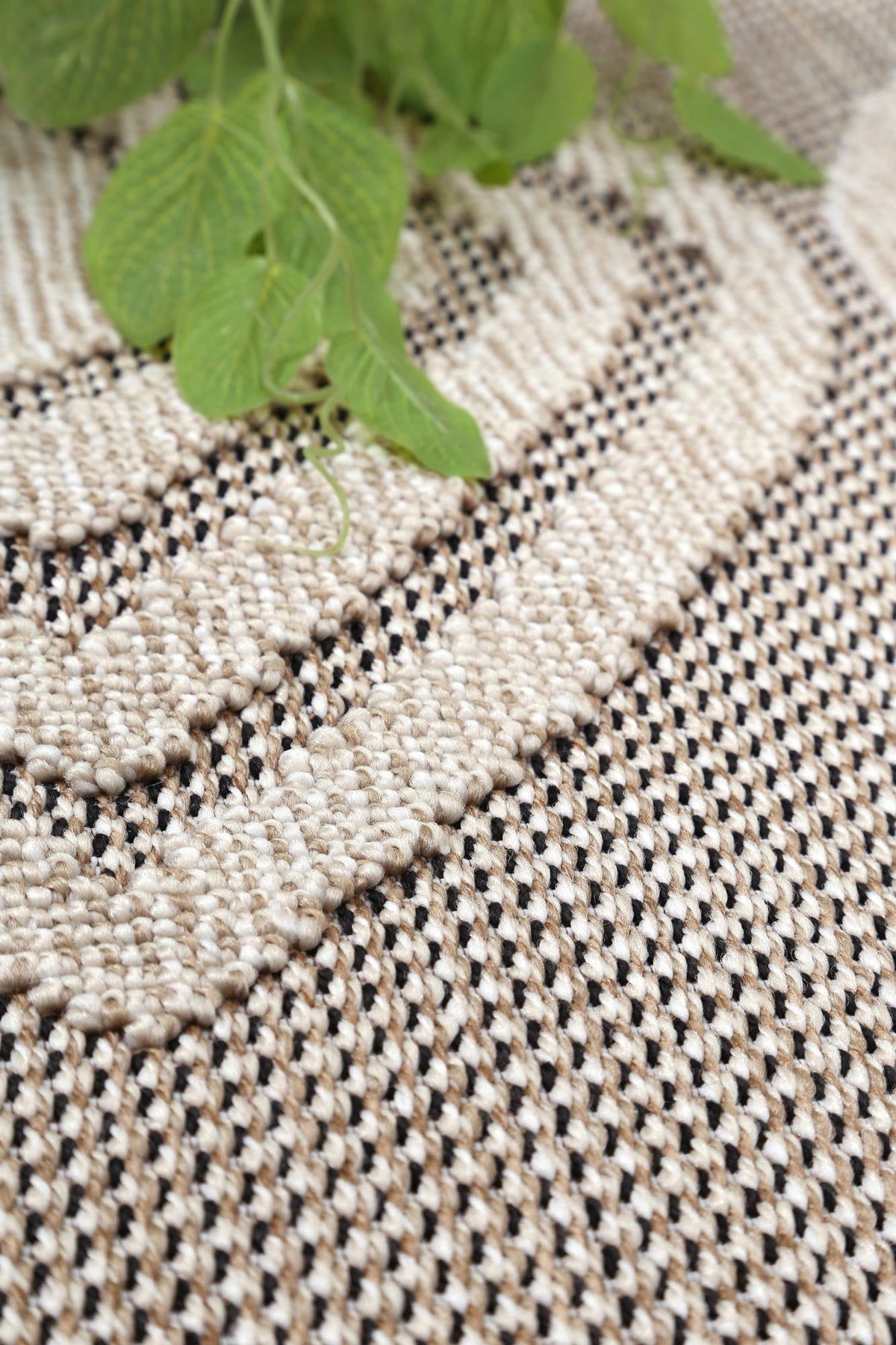 Maldives Modern Indoor/Outdoor Brown Rug – view 3