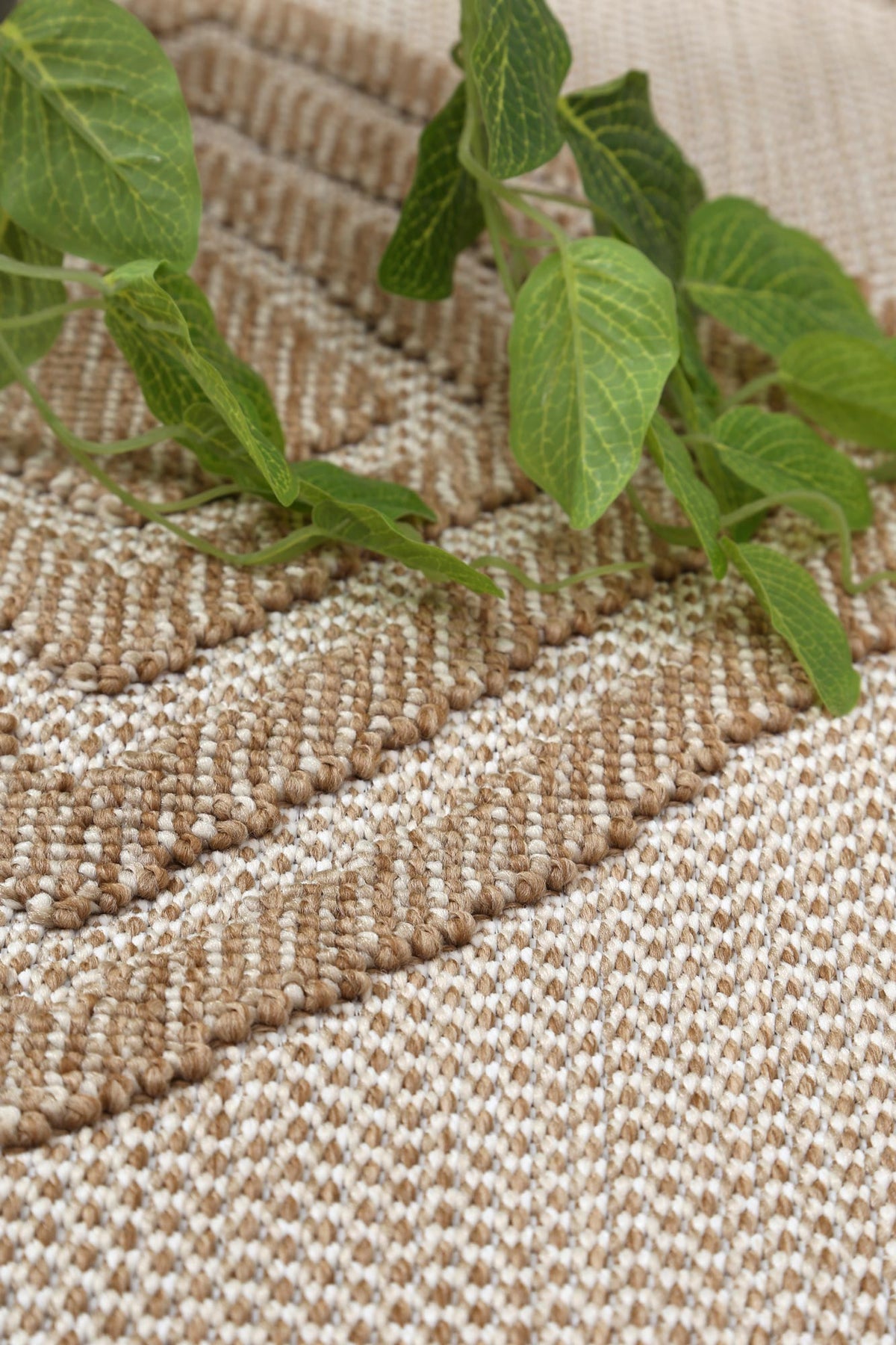 Maldives Modern Indoor/Outdoor Beige Rug – view 3