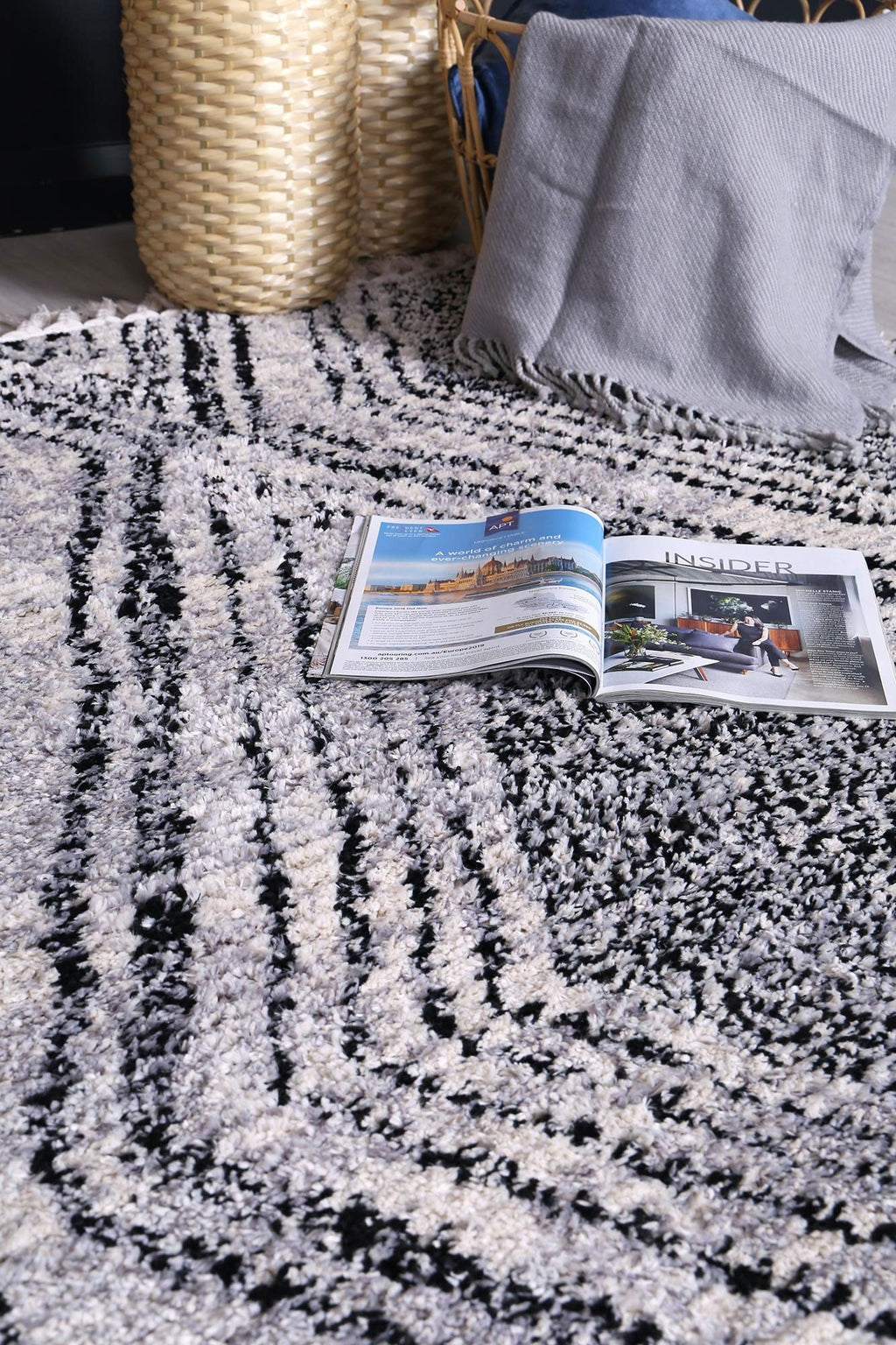 Mansour Harlequin Black & White Geometric Rug - 6BWHI – view 6