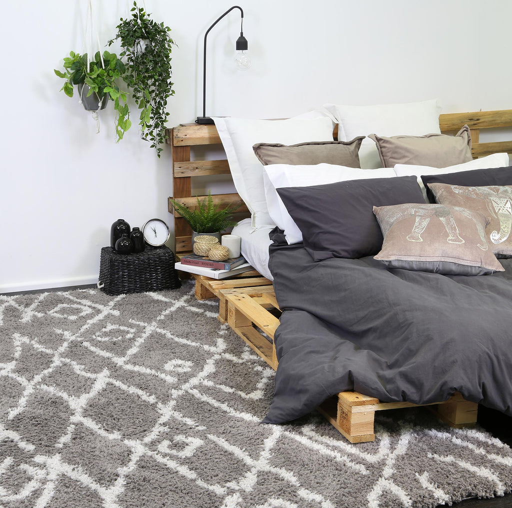 Moroccan Grey and Silver Fes Rug - 1909 995 styled with furniture