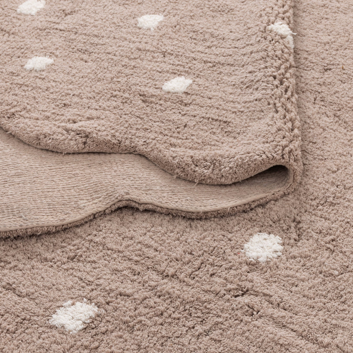 Mellow Mushroom Beige Round Scalloped Kids Rug – view 4