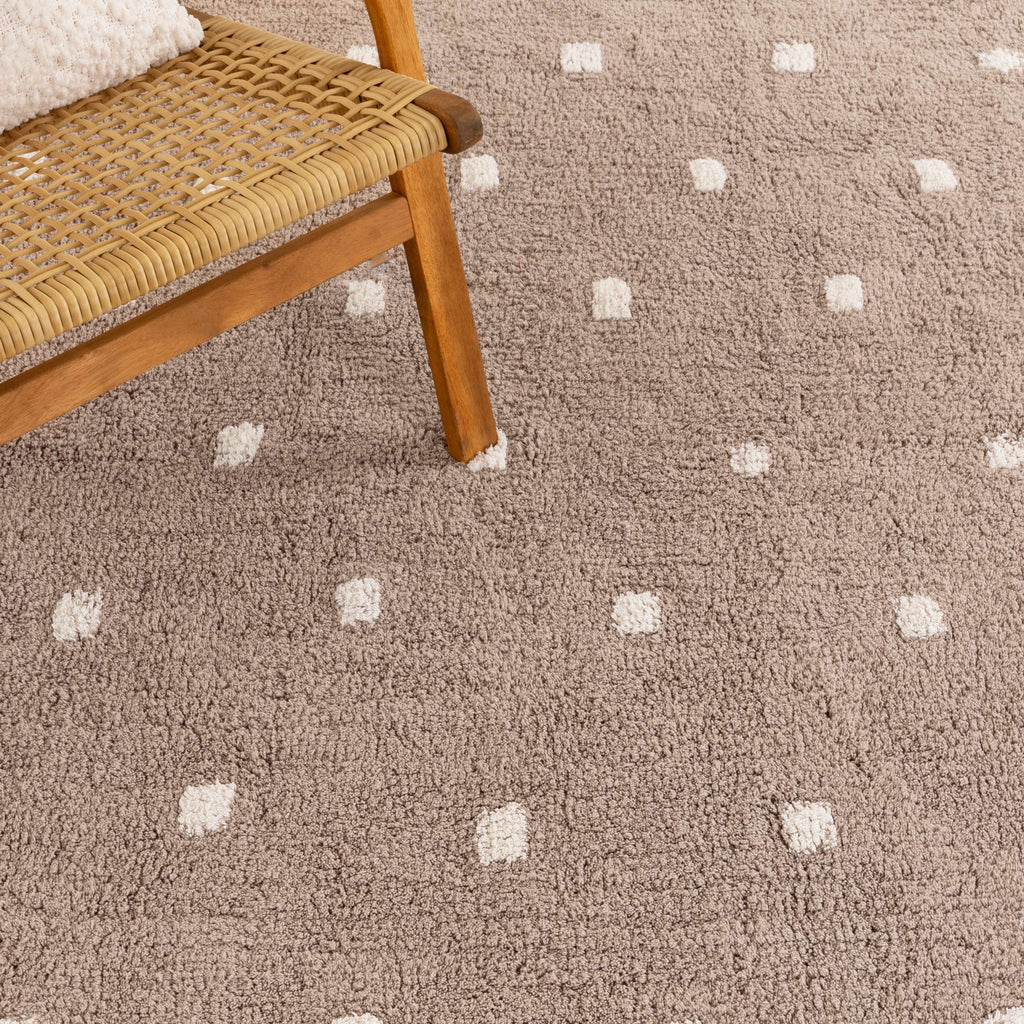 Mellow Mushroom Beige Round Scalloped Kids Rug – view 5