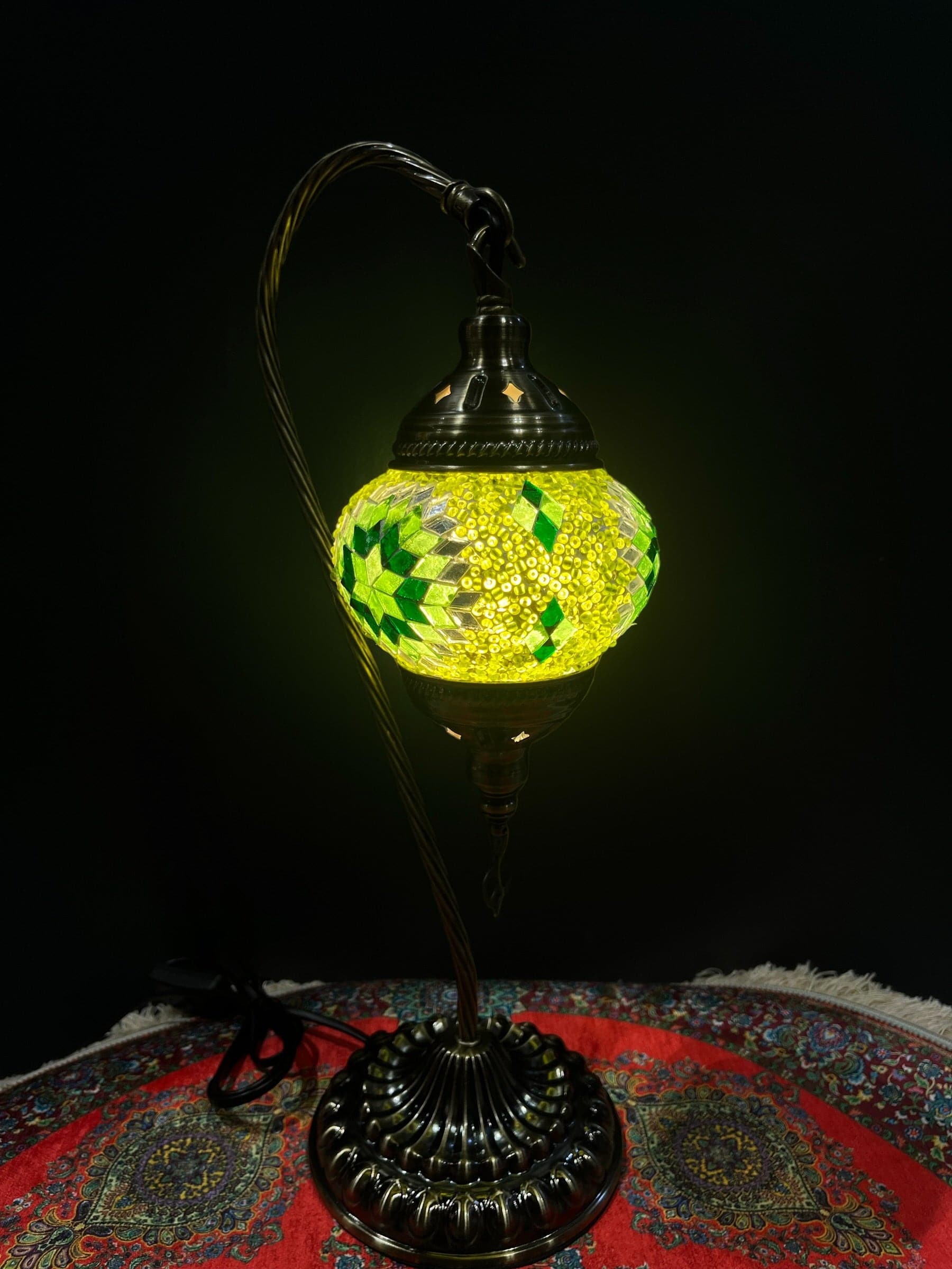 Mosaic Swan Lamp Green Beauty