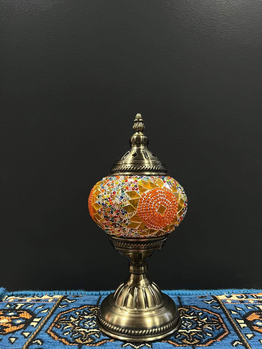 Mosaic Table Lamp with colorful glass design, elegant decorative light on a classic base, perfect for home decor.