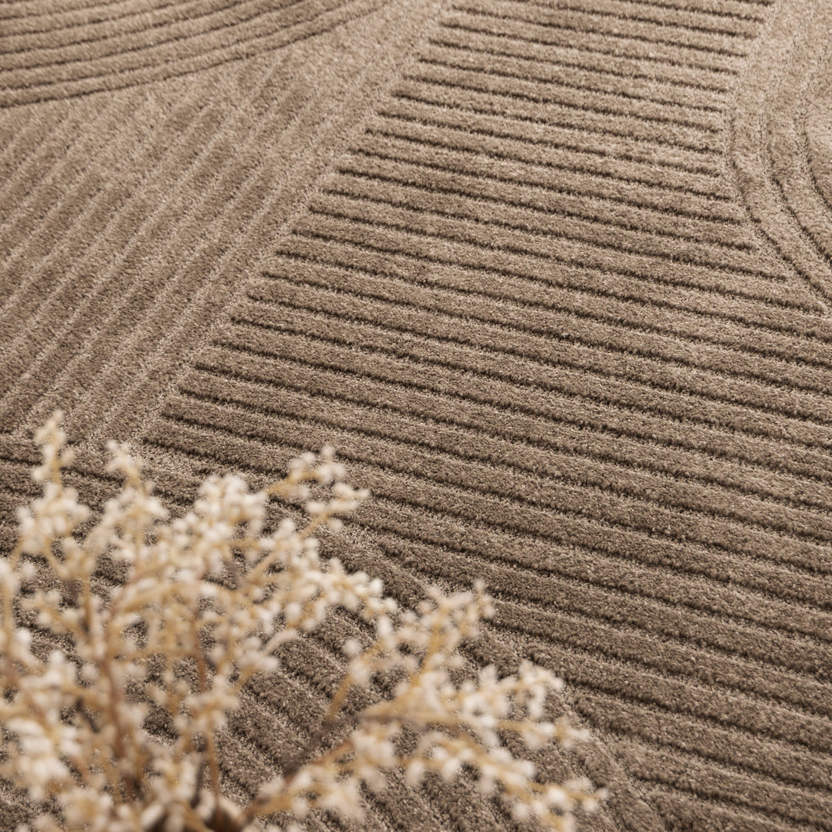 Nessa N200 Brown Arches Rug – view 5