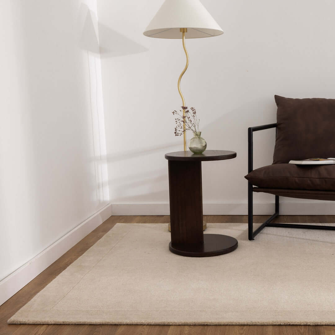 Sedona Natural Border wool rug - room setting