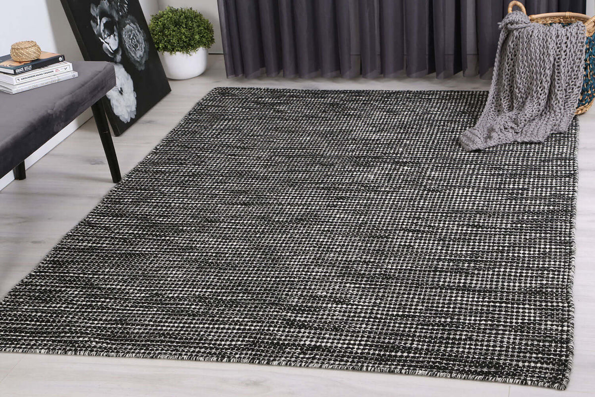 Nordic Black & White Reversible Wool Rug detail