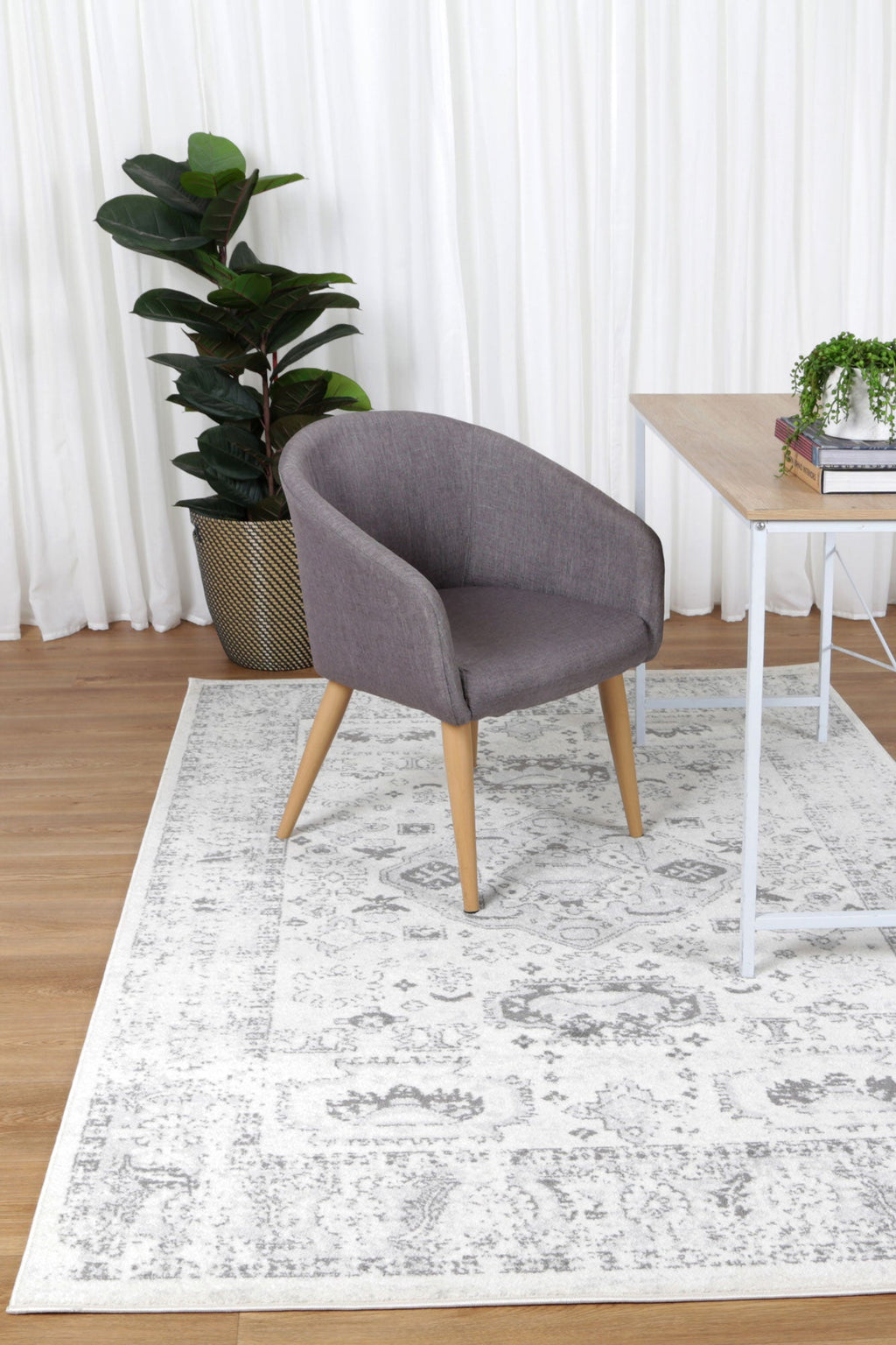 Provence Prov10 Cream/L.Grey styled with furniture