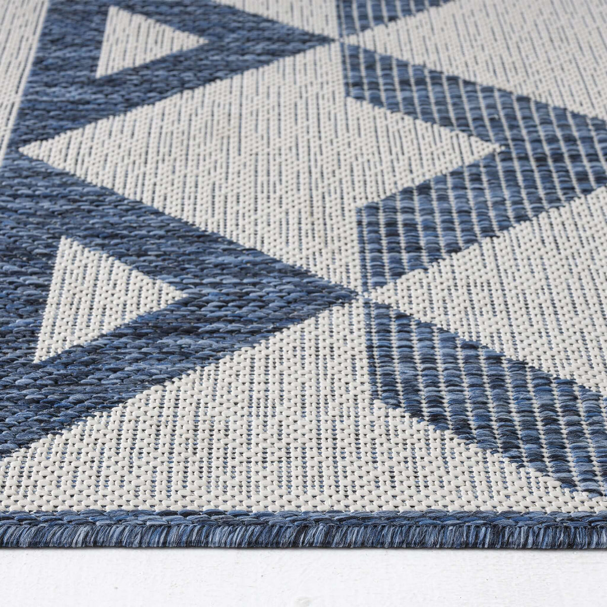 Patio 457 Indigo Hallway Runner