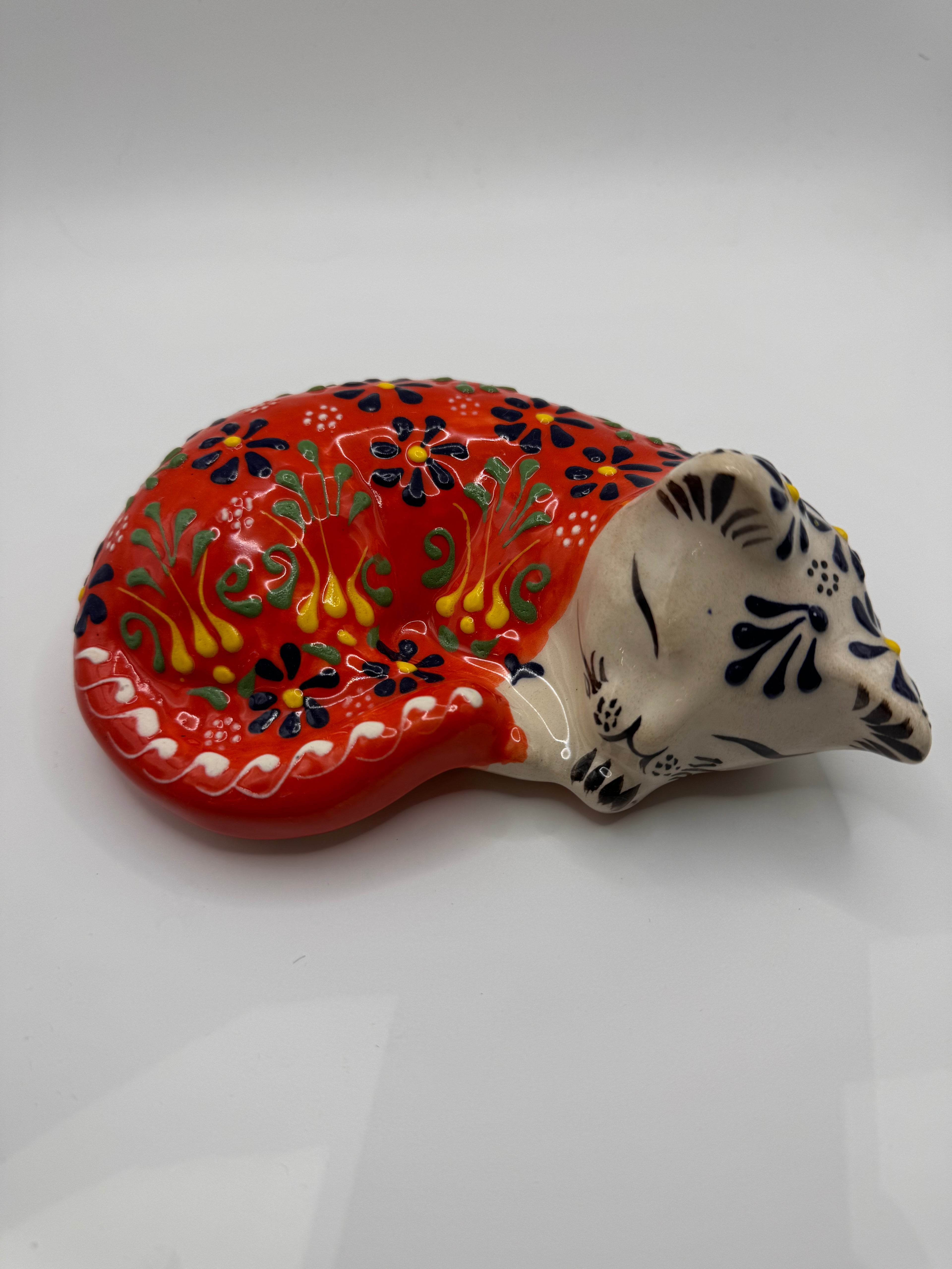 Turkish Ceramic Sleeping Cat – Hand-Painted Figurine