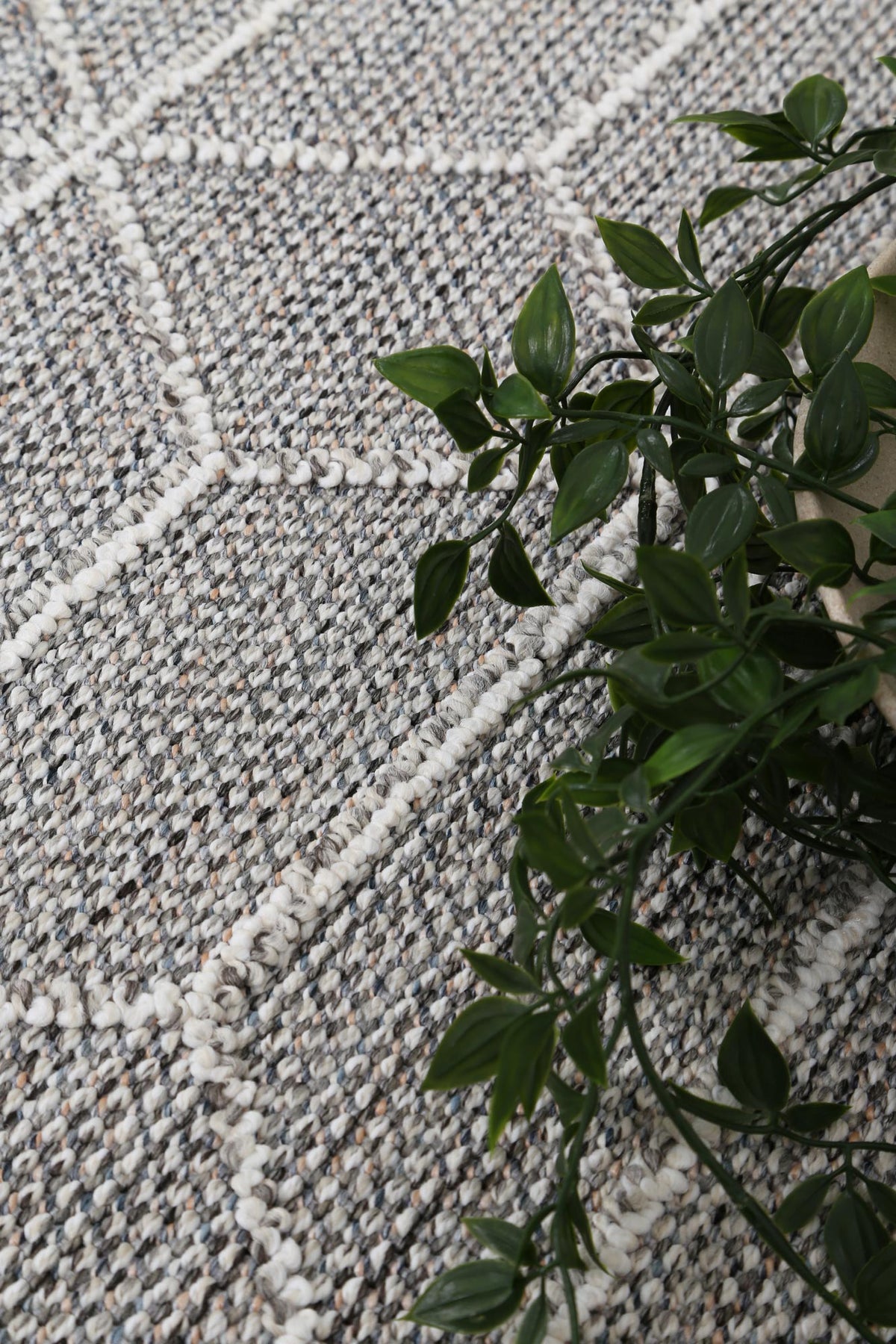 Vanuatu Totori Ash Geometric Flatweave Rug - 01 – view 4