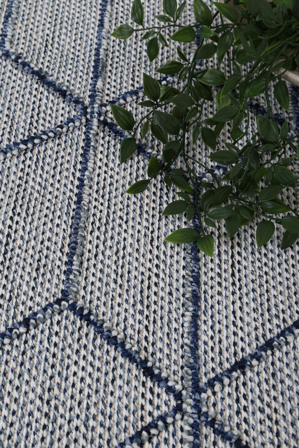 Vanuatu Greenslade Charcoal Geometric Flatweave Rug - 03 – view 5