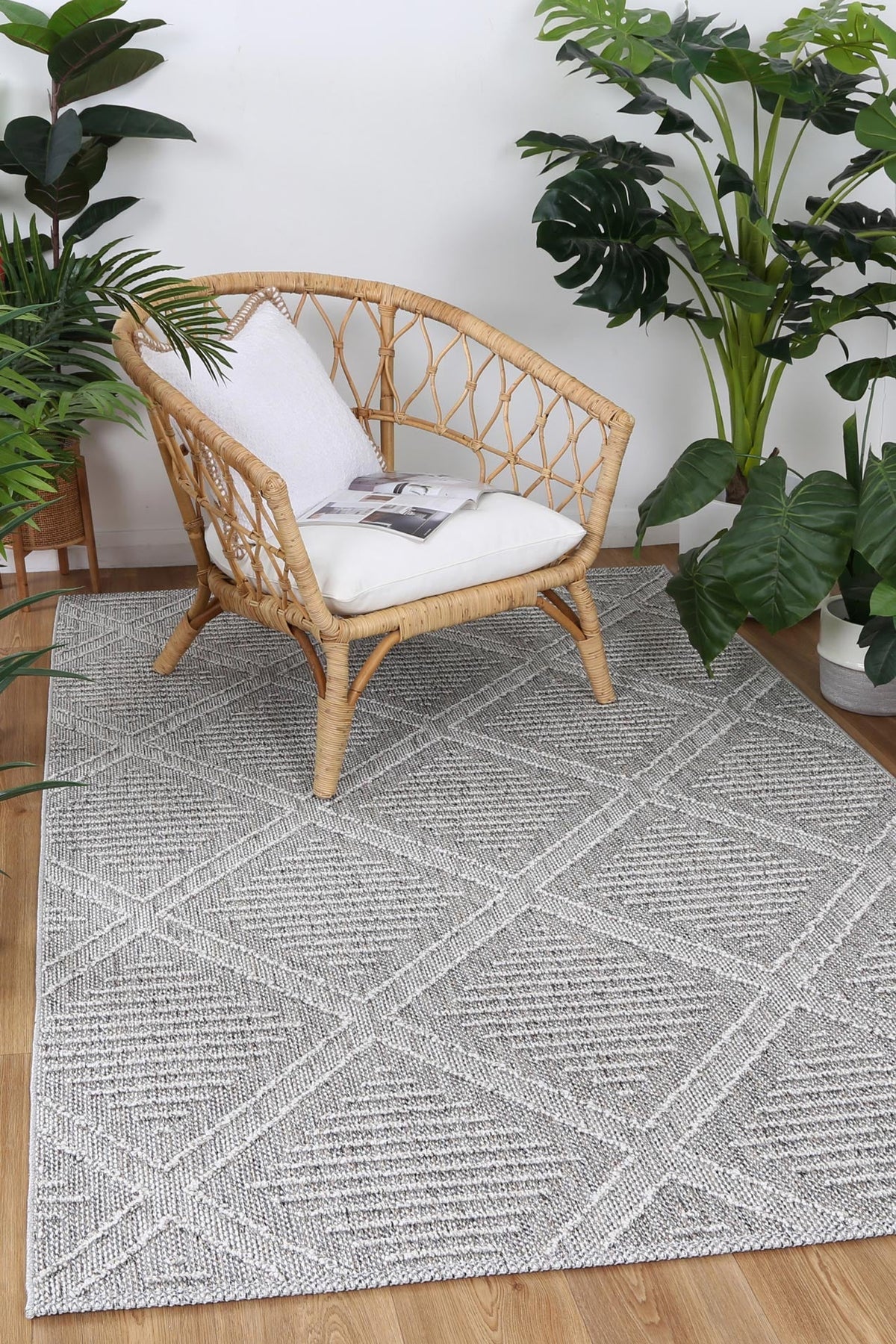 Vanuatu Vouza Grey Geometric Flatweave Rug - 05 styled with furniture