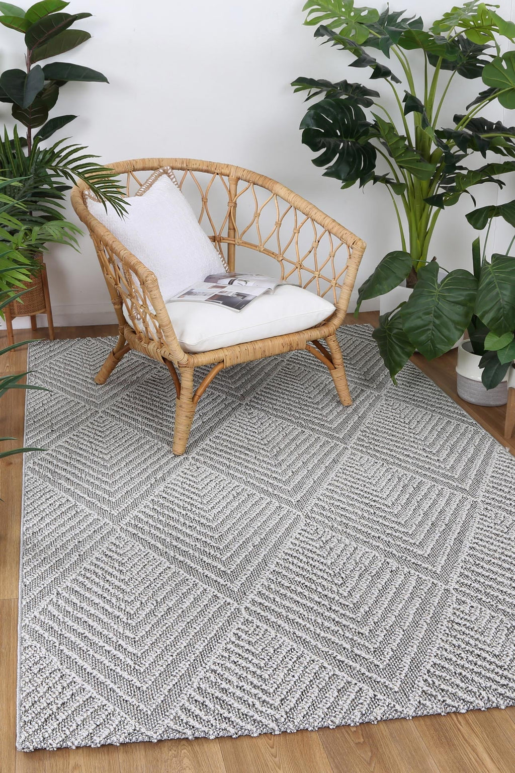 Vanuatu Kini Grey Geometric Flatweave Rug - 07 styled with furniture