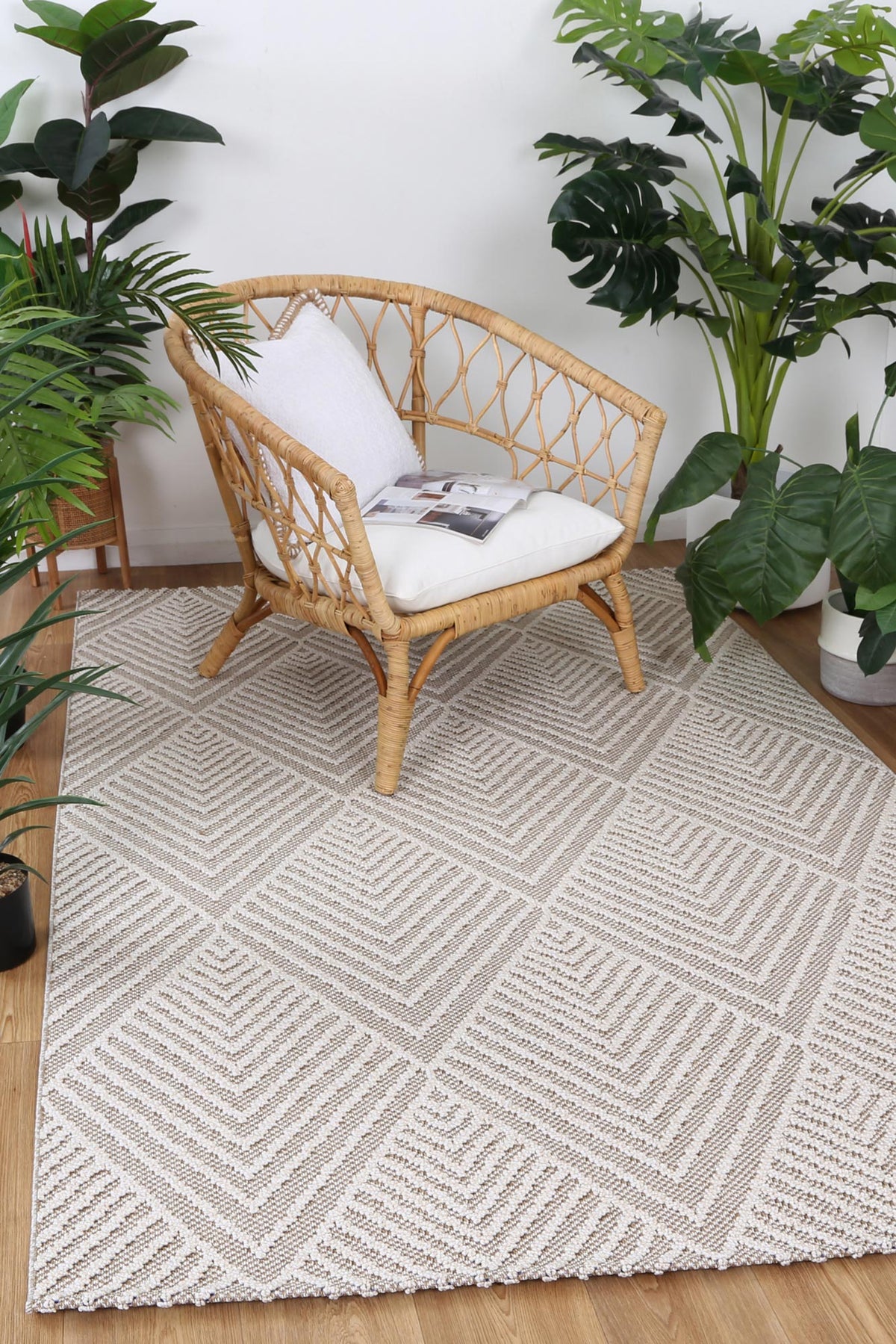 Vanuatu Onika Beige Geometric Flatweave Rug - 09 styled with furniture
