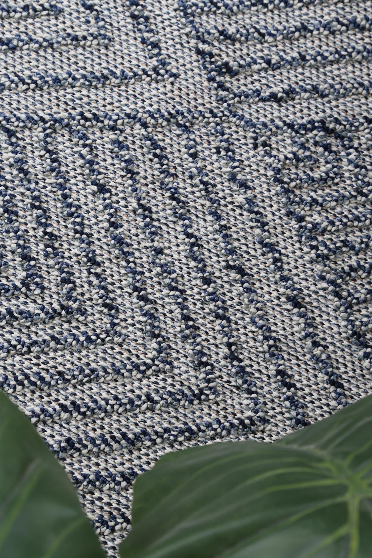 Vanuatu Naka Charcoal Geometric Flatweave Rug - 10 – view 4
