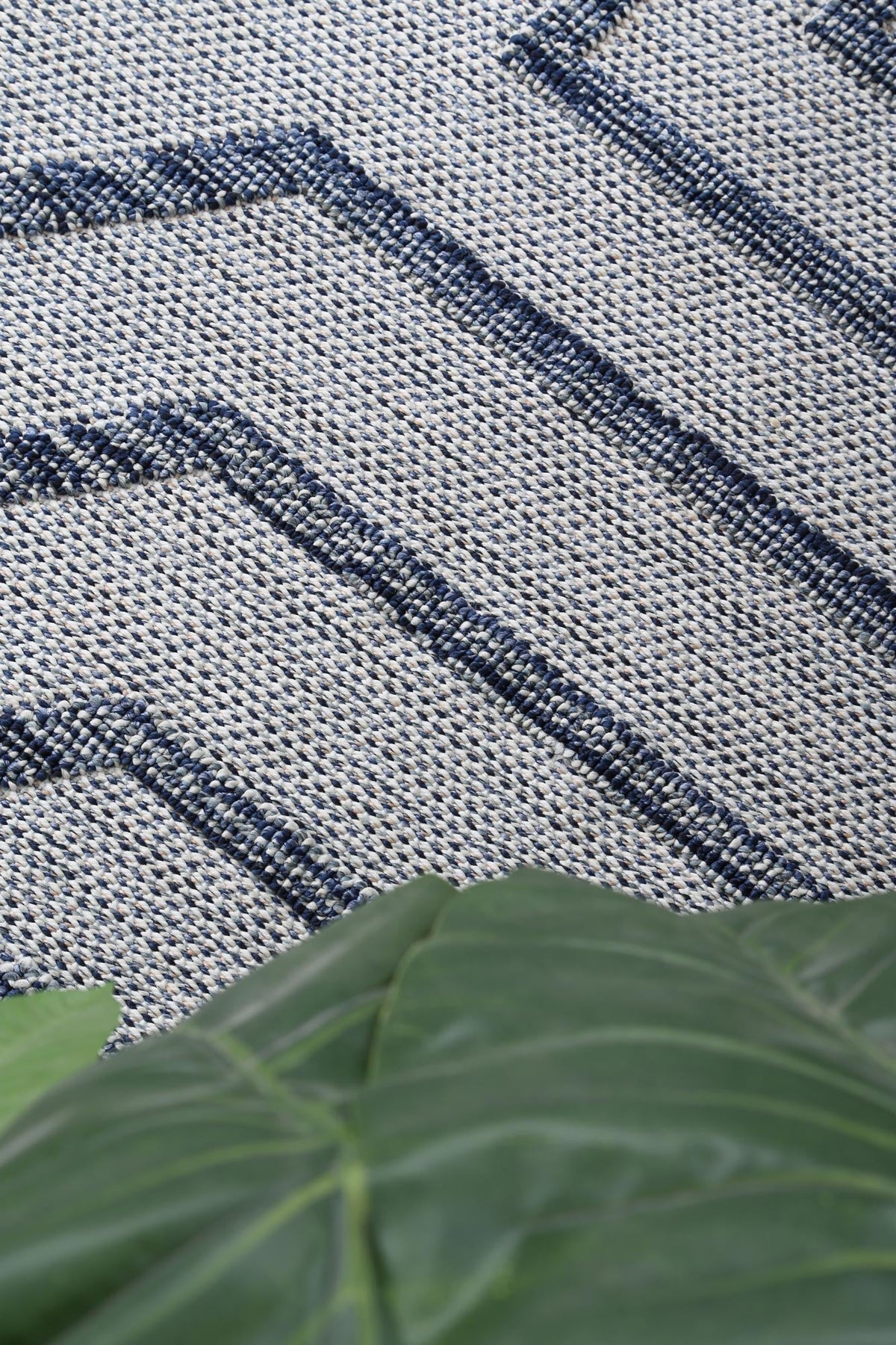 Vanuatu Hale Charcoal Geometric Flatweave Rug - 18 – view 5