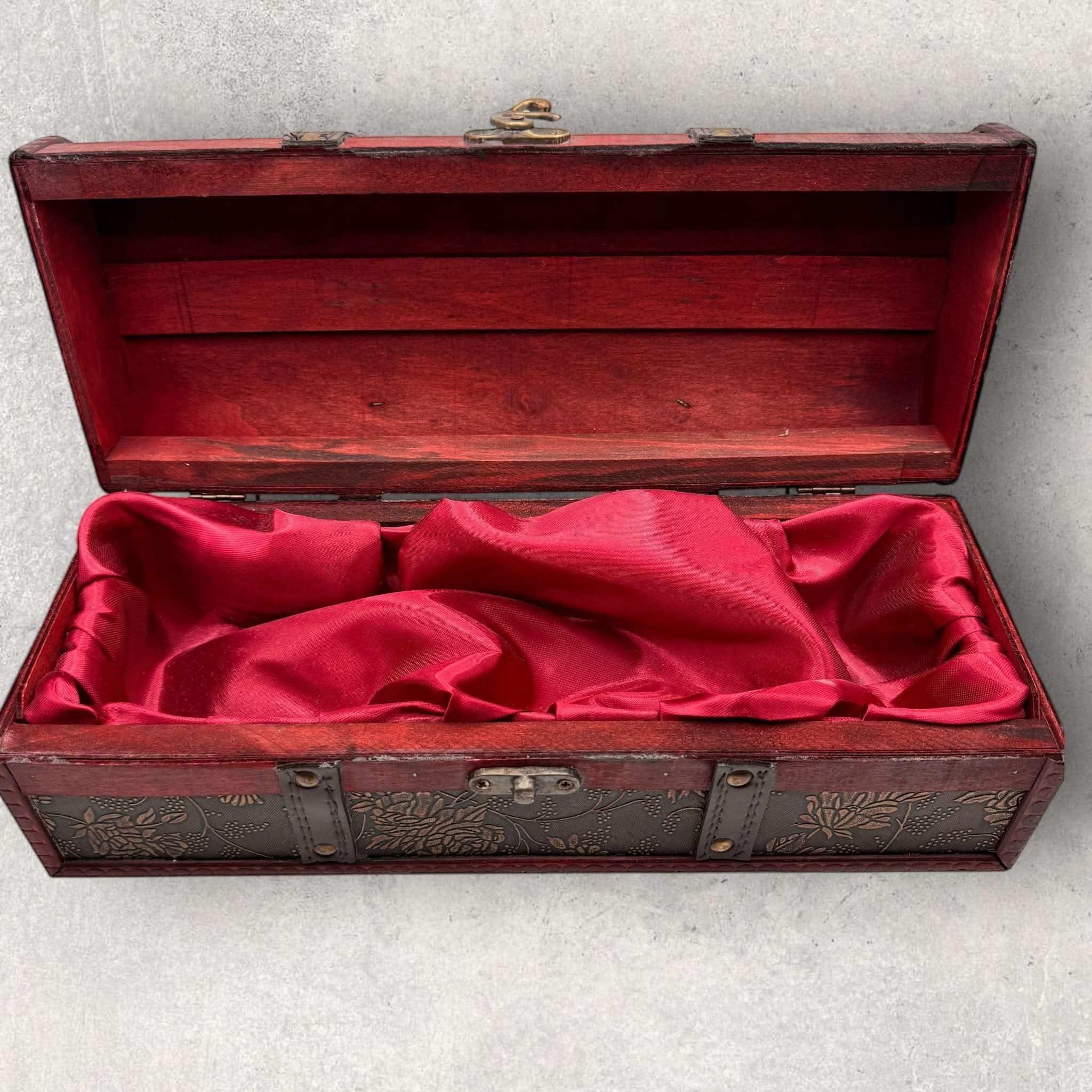 Vintage Wooden Wine Box with Floral Embossed Design – Decorative Storage Case