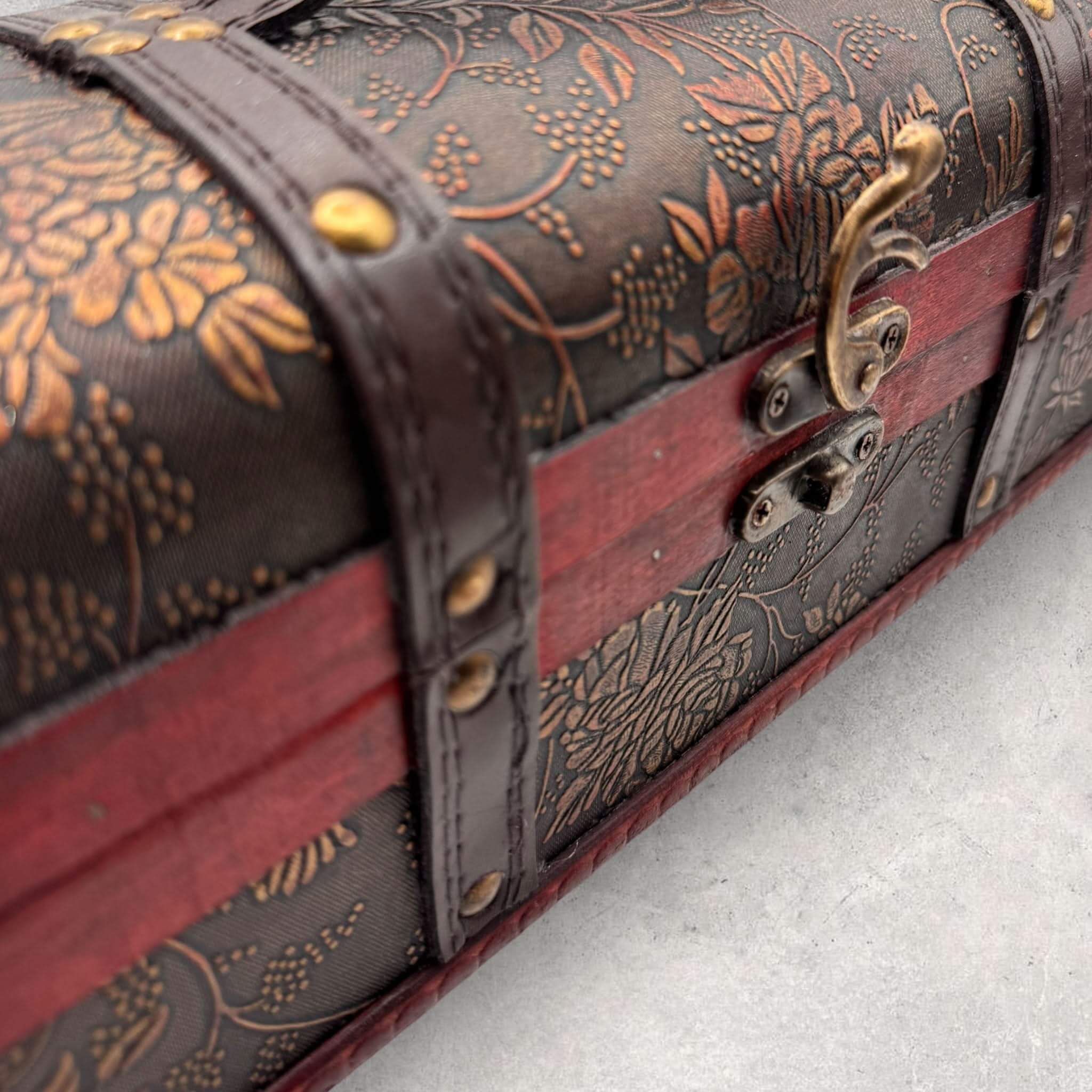 Vintage Wooden Wine Box with Floral Embossed Design – Decorative Storage Case