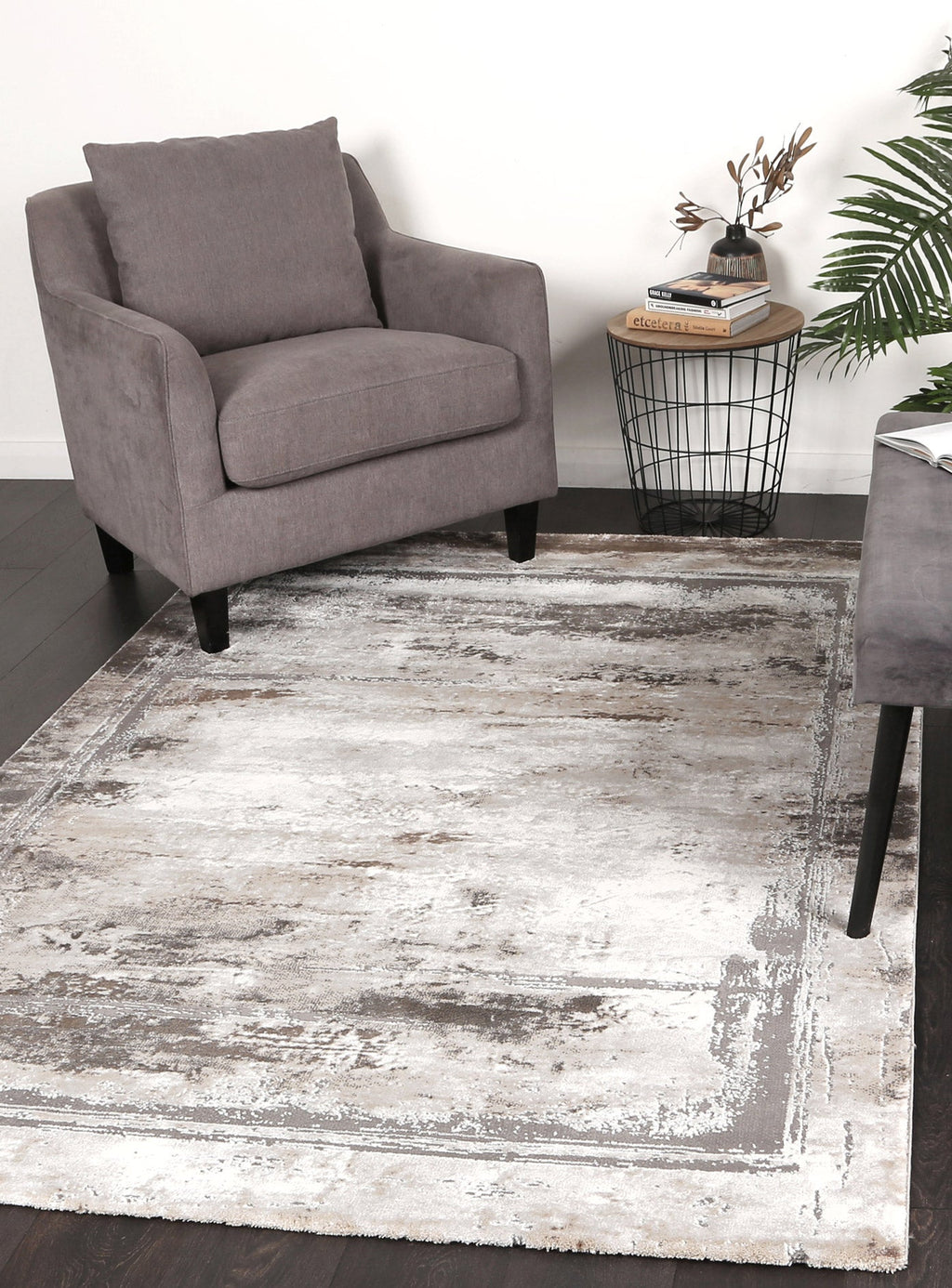 Navaro 23314 975 — room or full rug view