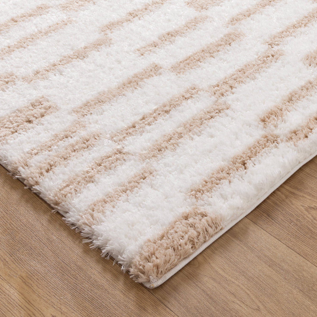 Castello Lines Beige Shaggy Rug - MADRID05 — detail 3