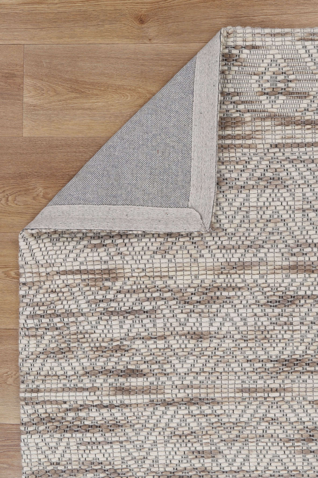 Copacabana Chevron Beige Wool Rug detail 3