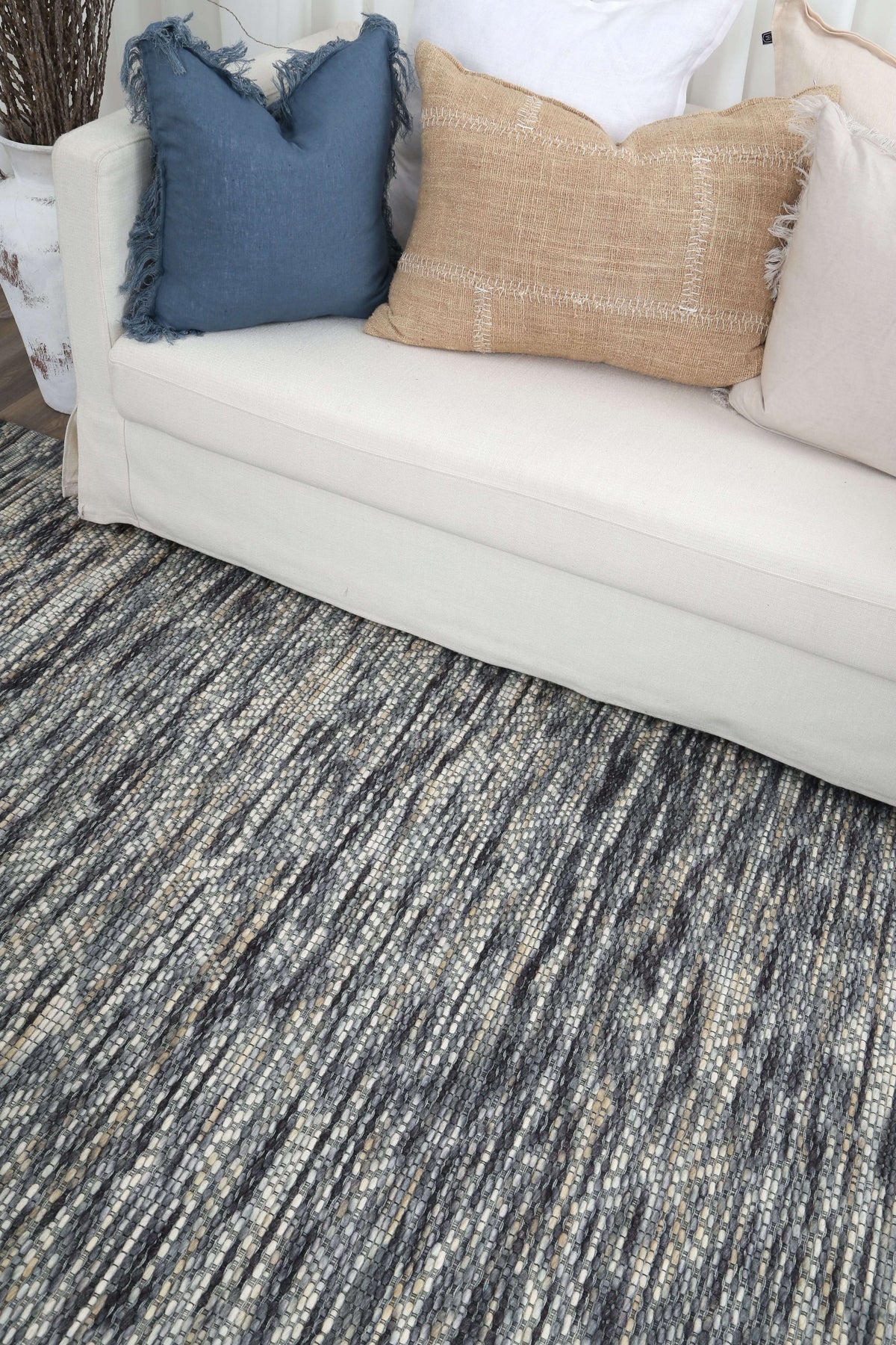Copacabana Chevron Stone Wool Rug detail 6