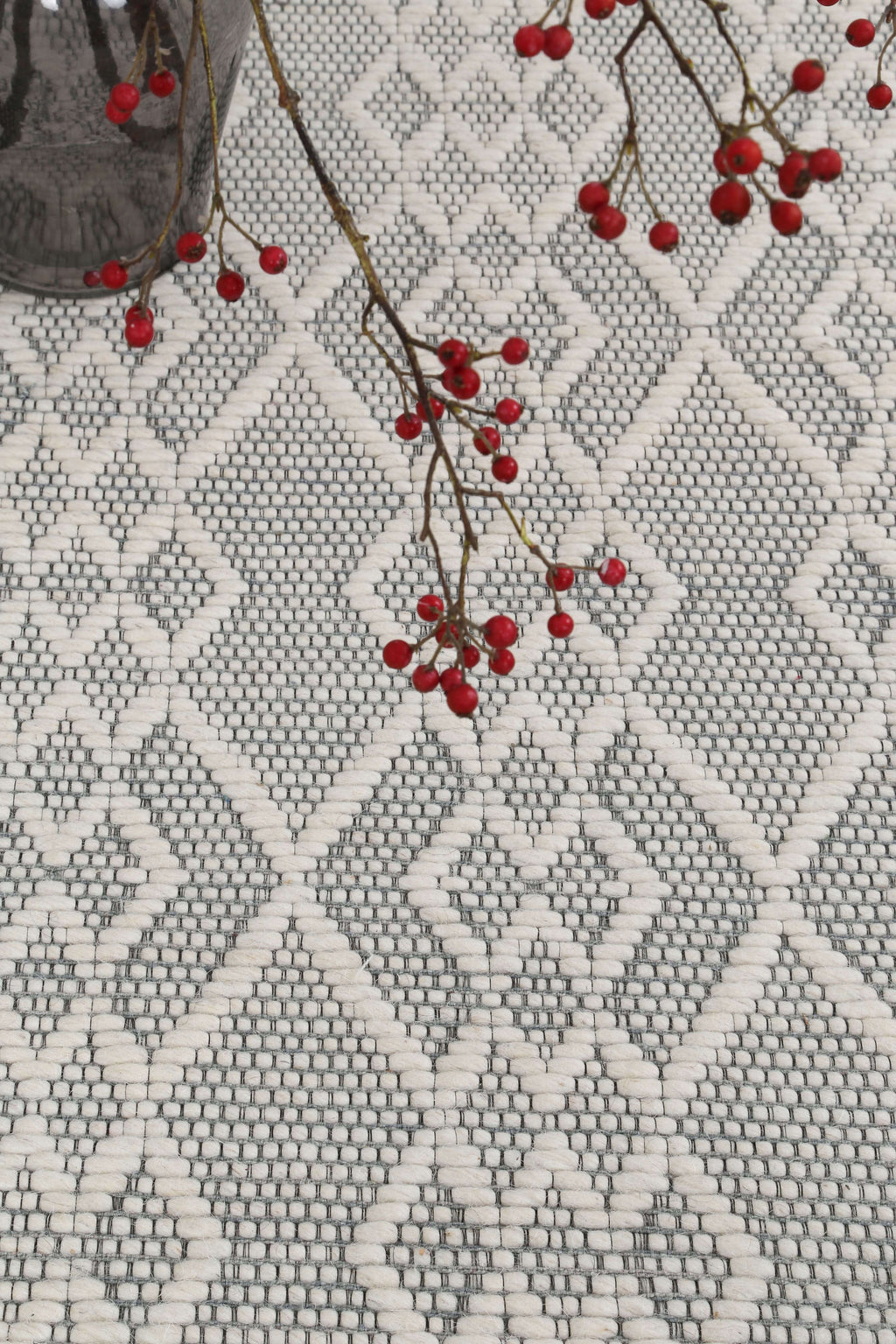Copacabana Diamond Grey Wool Rug detail 4