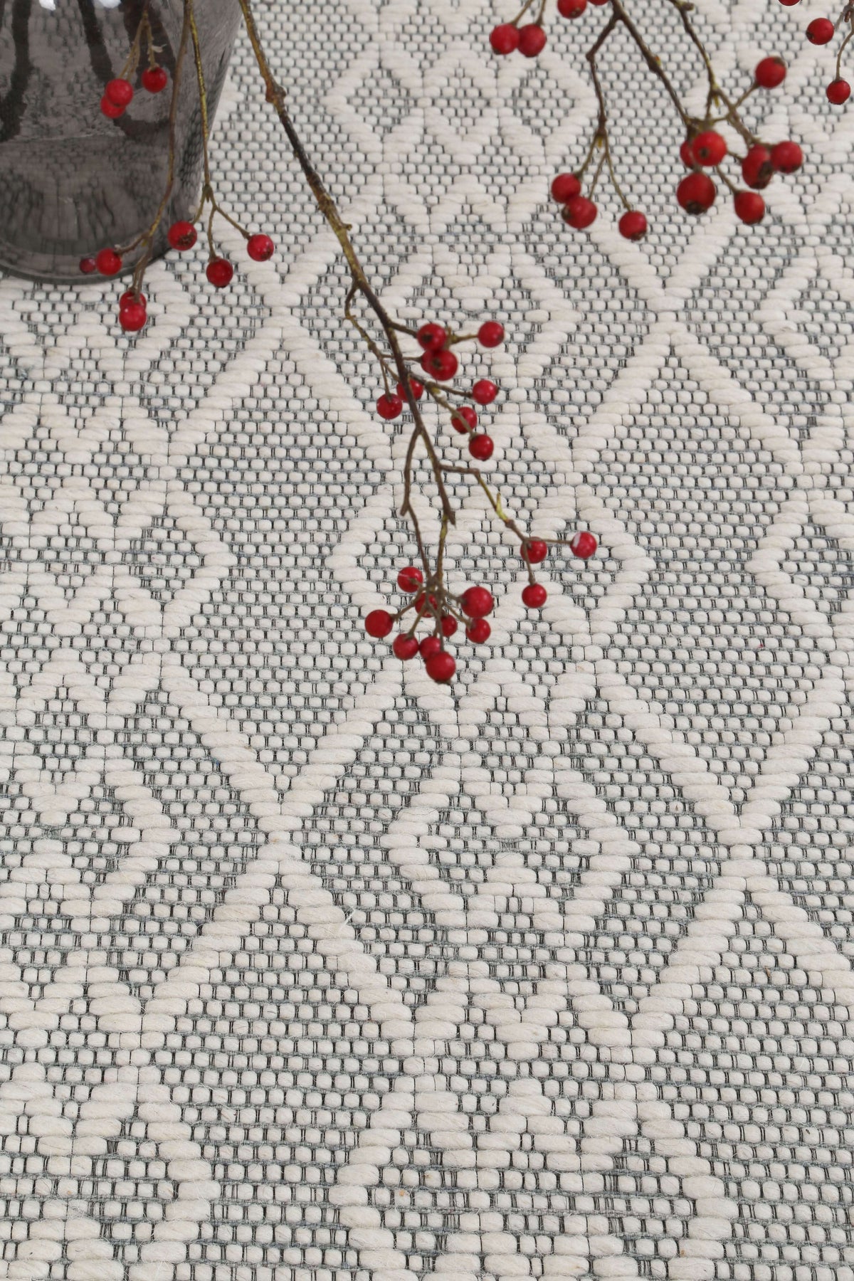Copacabana Diamond Grey Wool Rug detail 4
