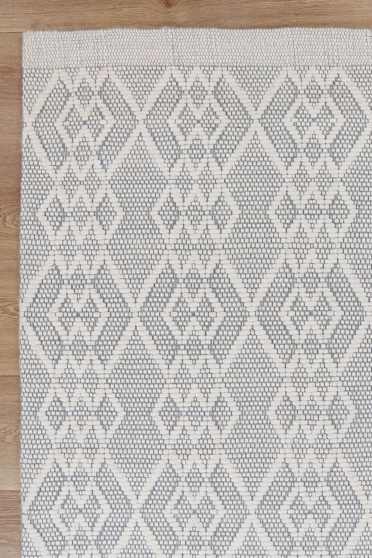 Copacabana Diamond Grey Wool Rug detail 5
