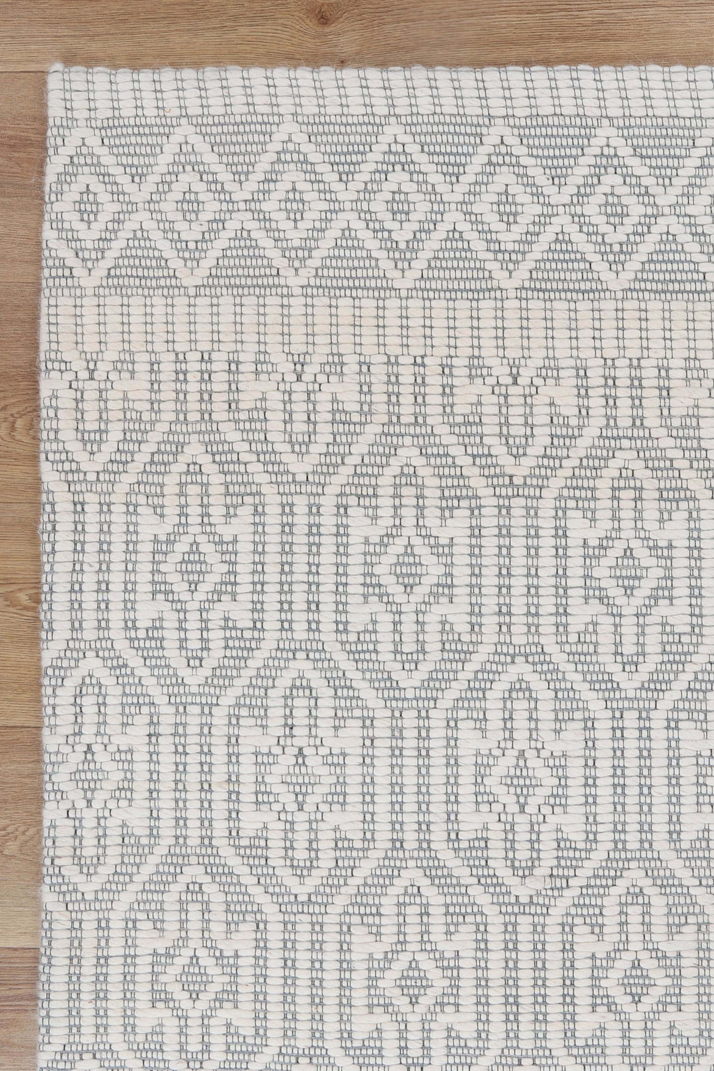 Copacabana Geometric Light Grey Wool Rug detail 4
