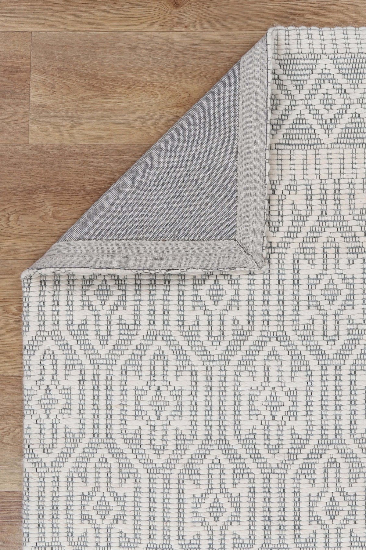 Copacabana Geometric Light Grey Wool Rug detail 5