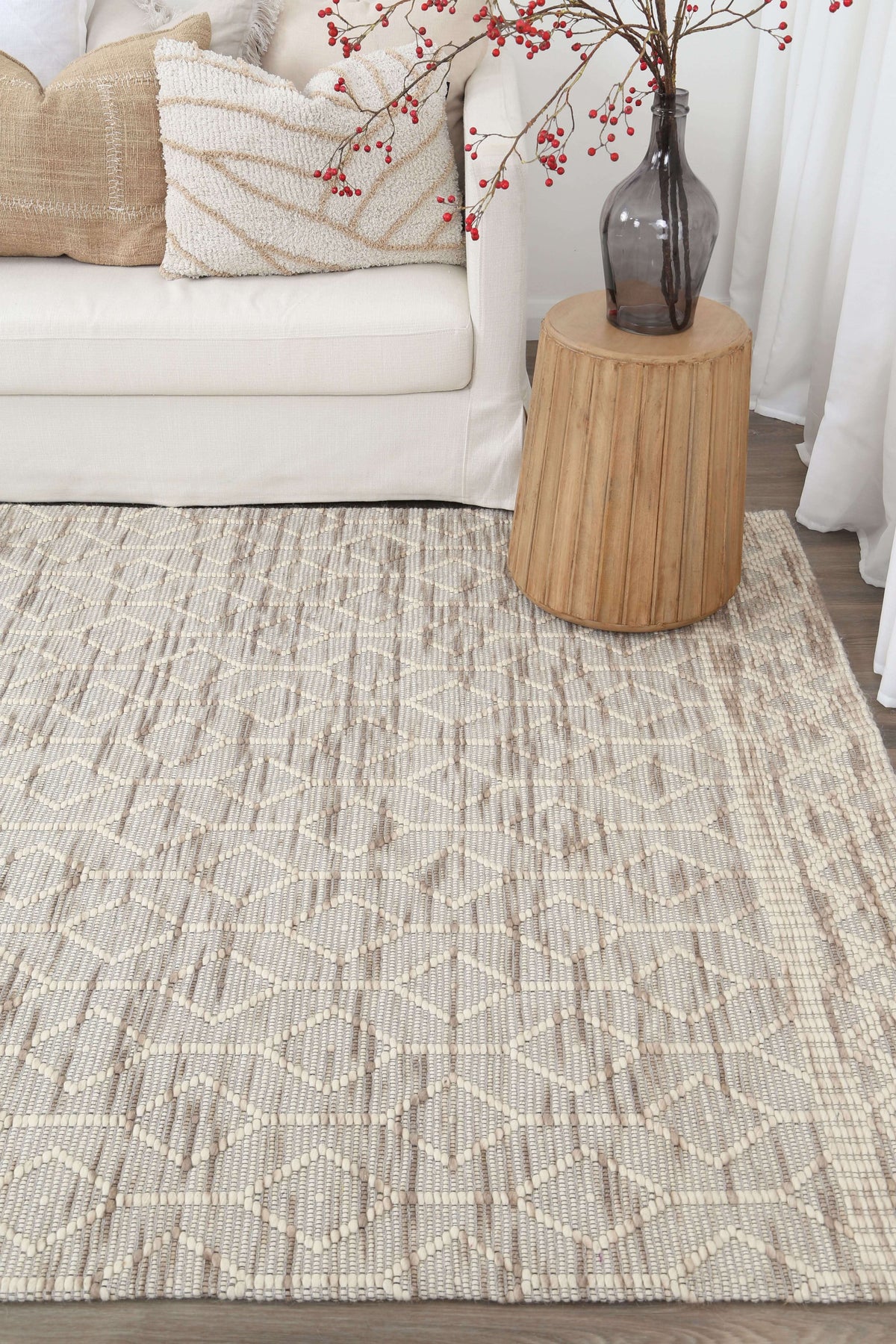 Copacabana Lattice Beige Wool Rug detail 2