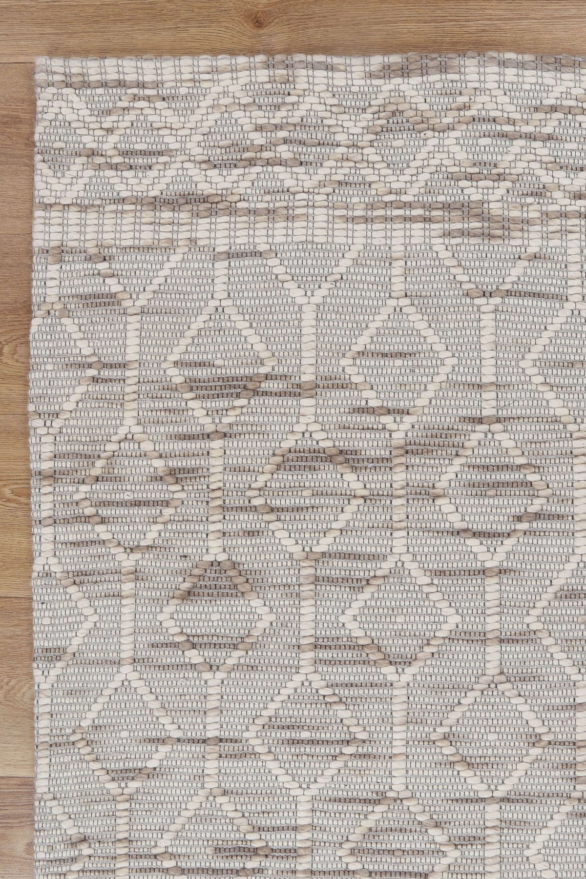 Copacabana Lattice Beige Wool Rug detail 5