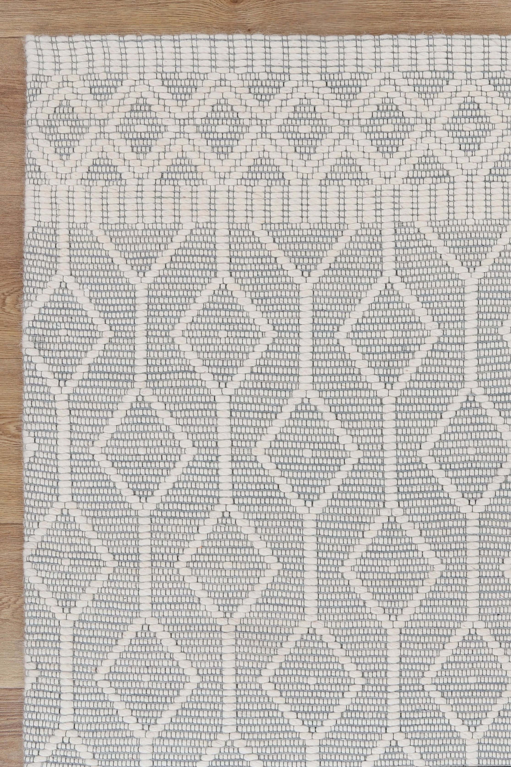 Copacabana Lattice Light Grey Wool Rug detail 5