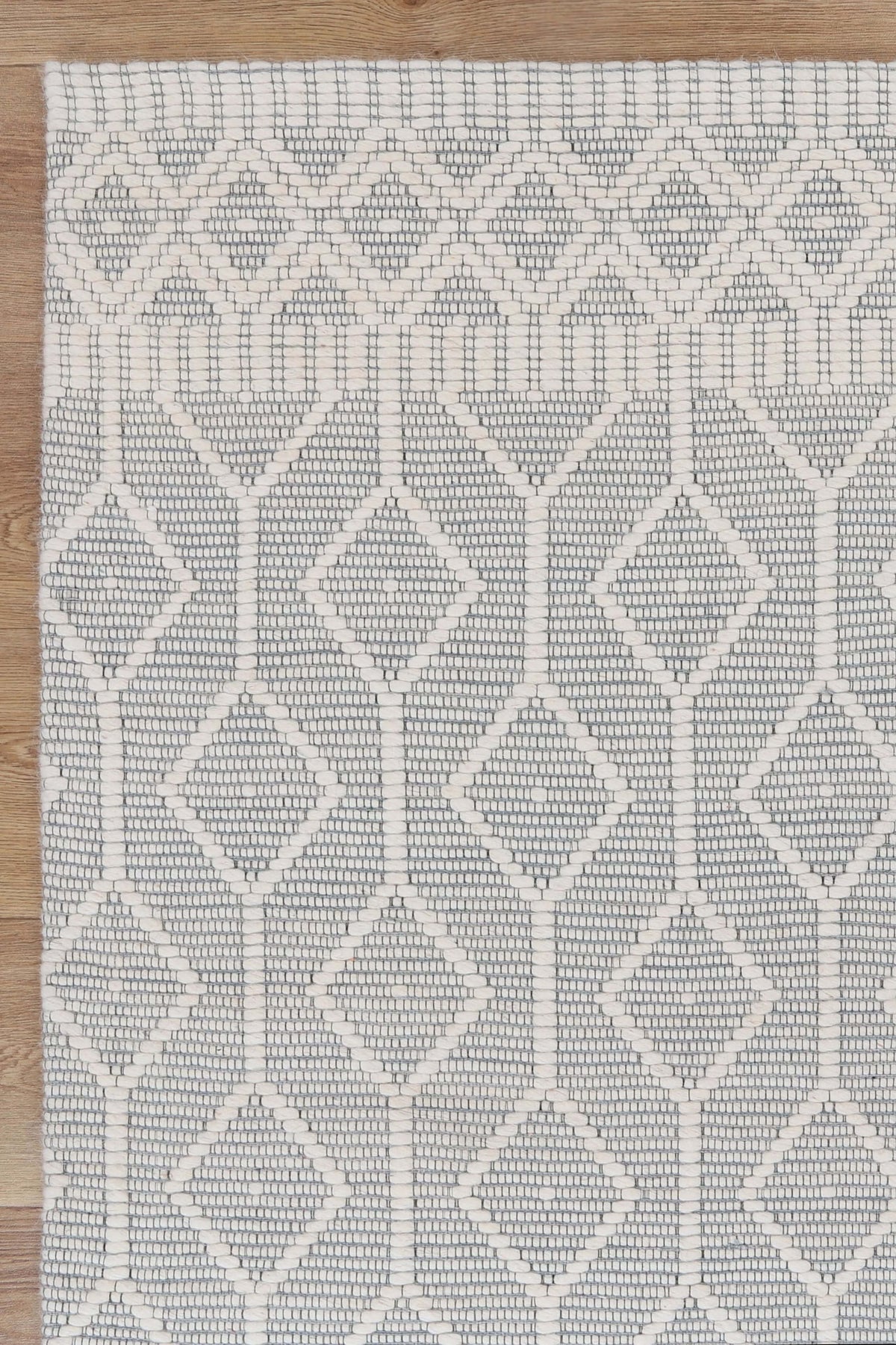 Copacabana Lattice Light Grey Wool Rug detail 5