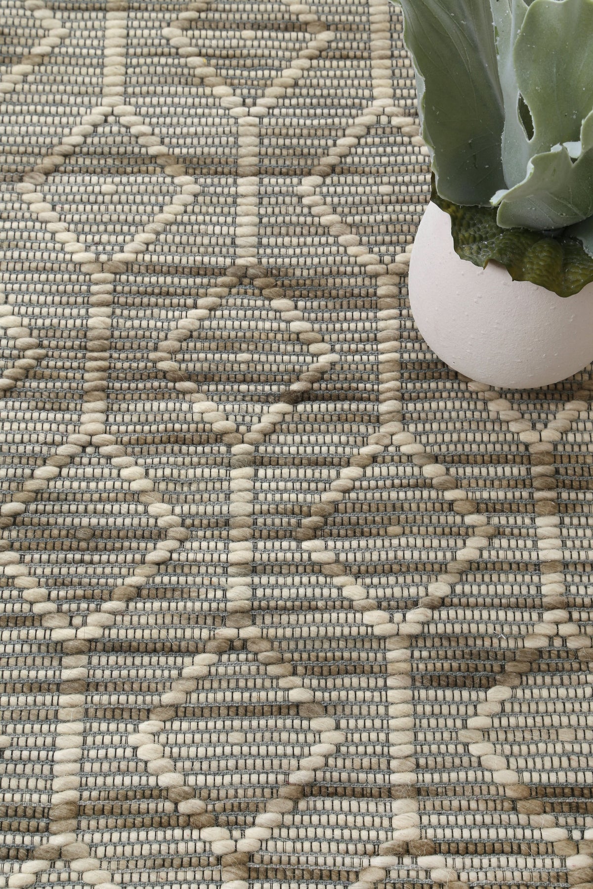 Copacabana Lattice Moss Wool Rug wool rug – product view 3