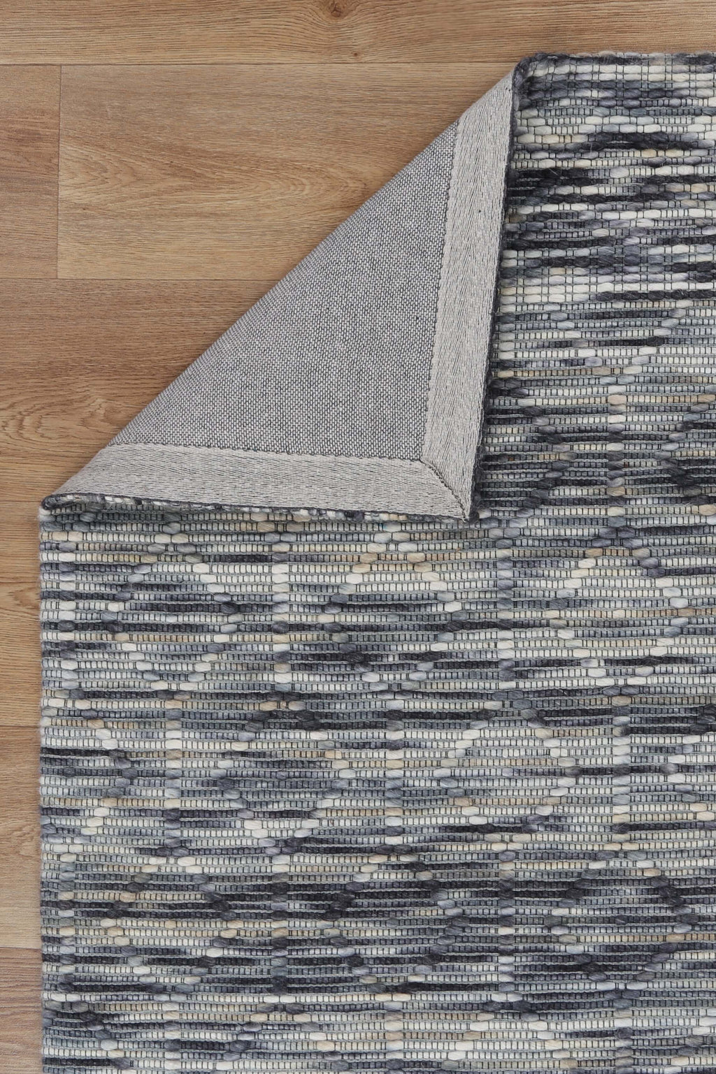 Copacabana Lattice Stone Wool Rug – room setting