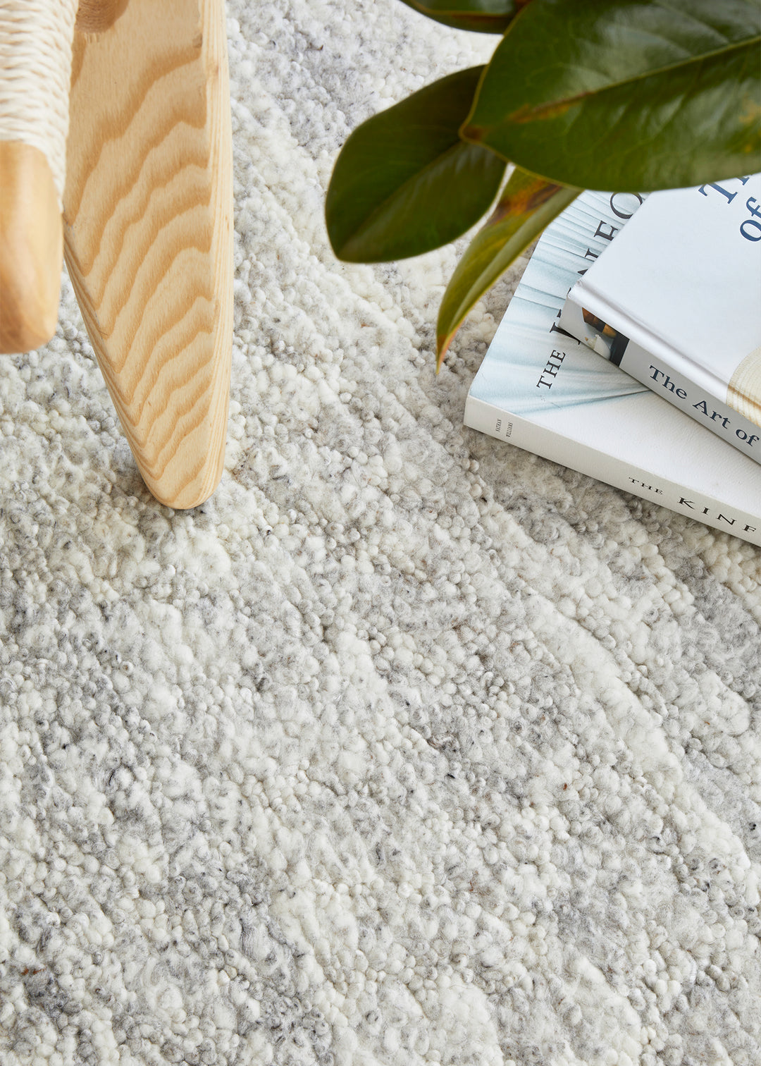 Darren Palmer Travertine Silver rug – view 3