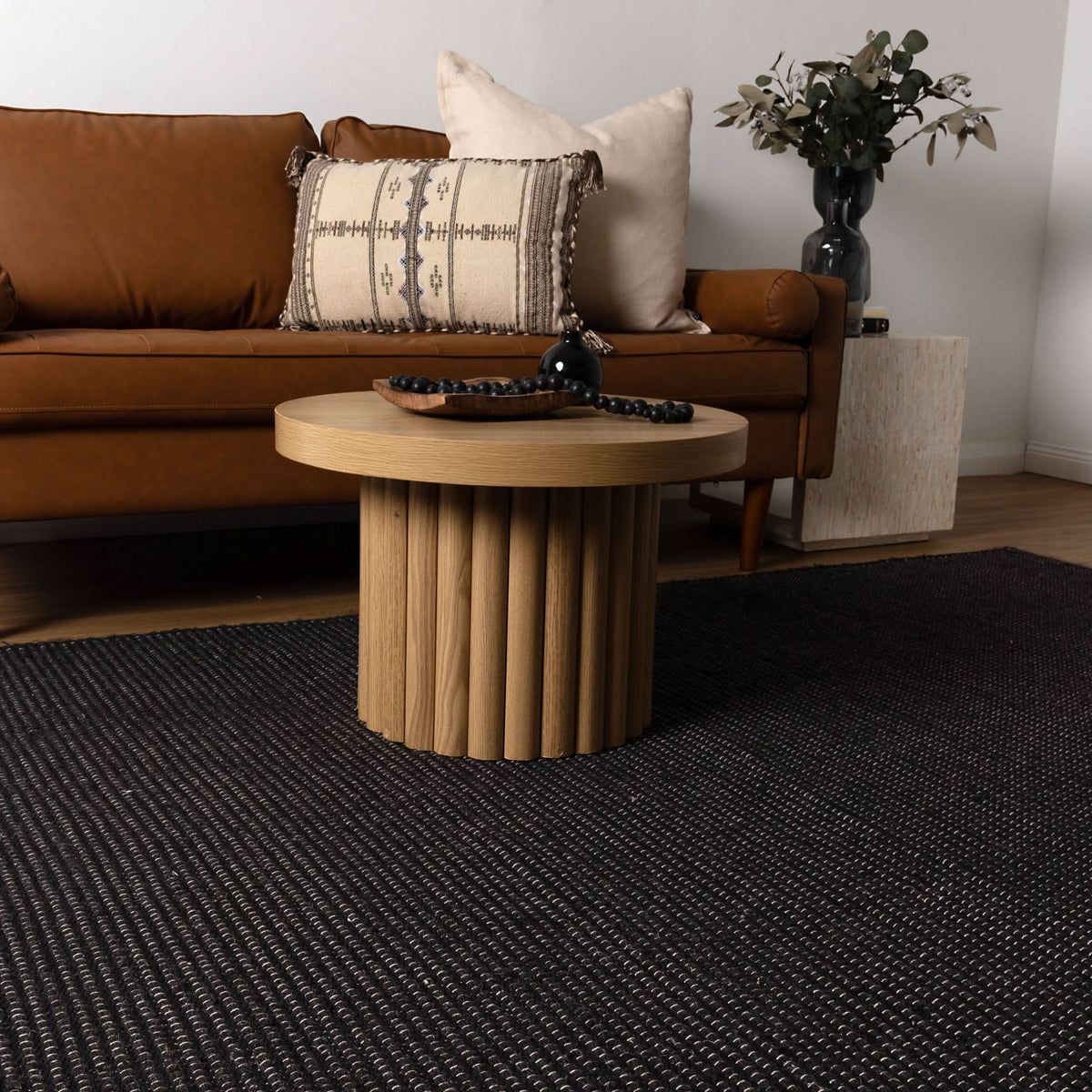Nature BLACK WOOL RUG wool rug – product view 2