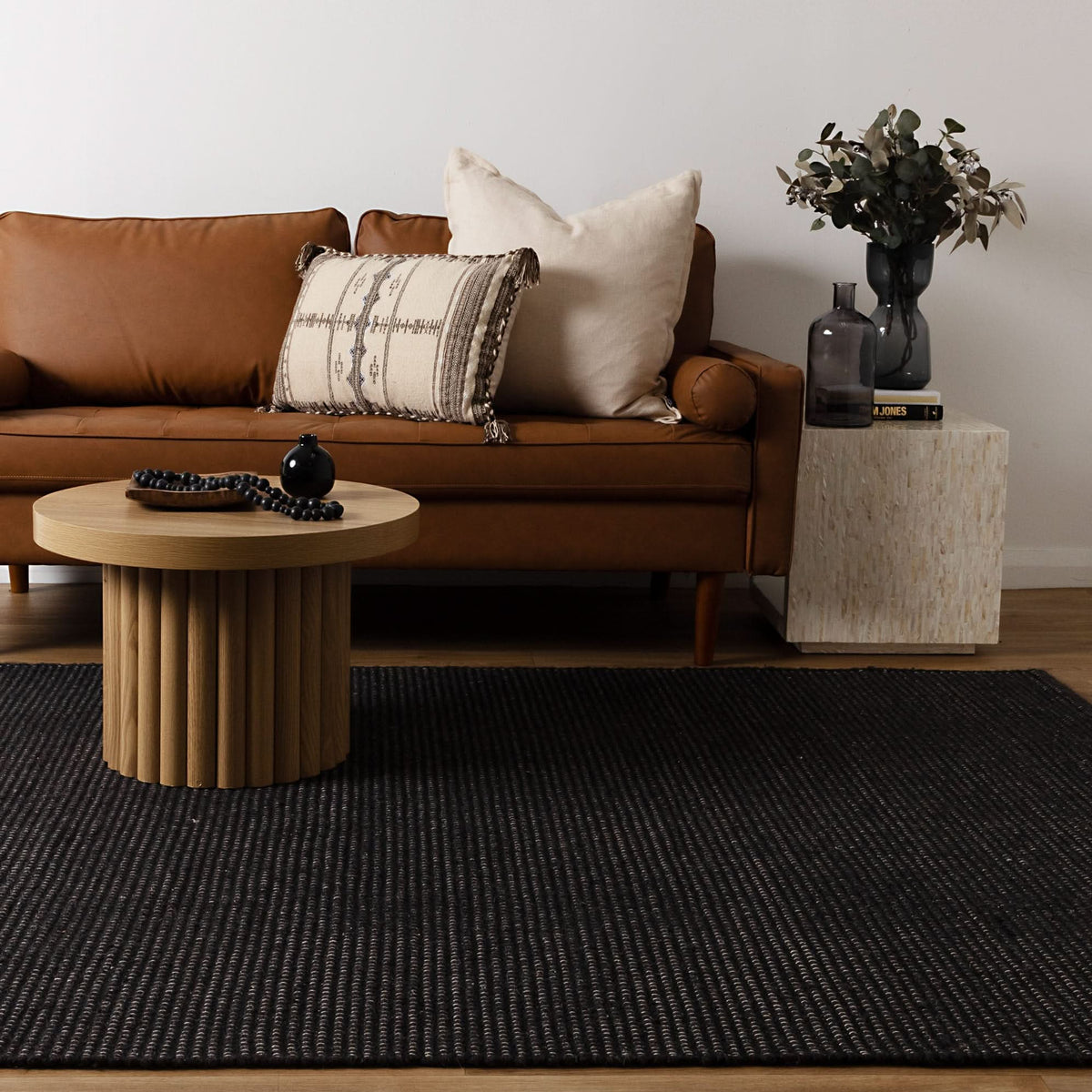 Nature BLACK WOOL RUG wool rug – product view 7