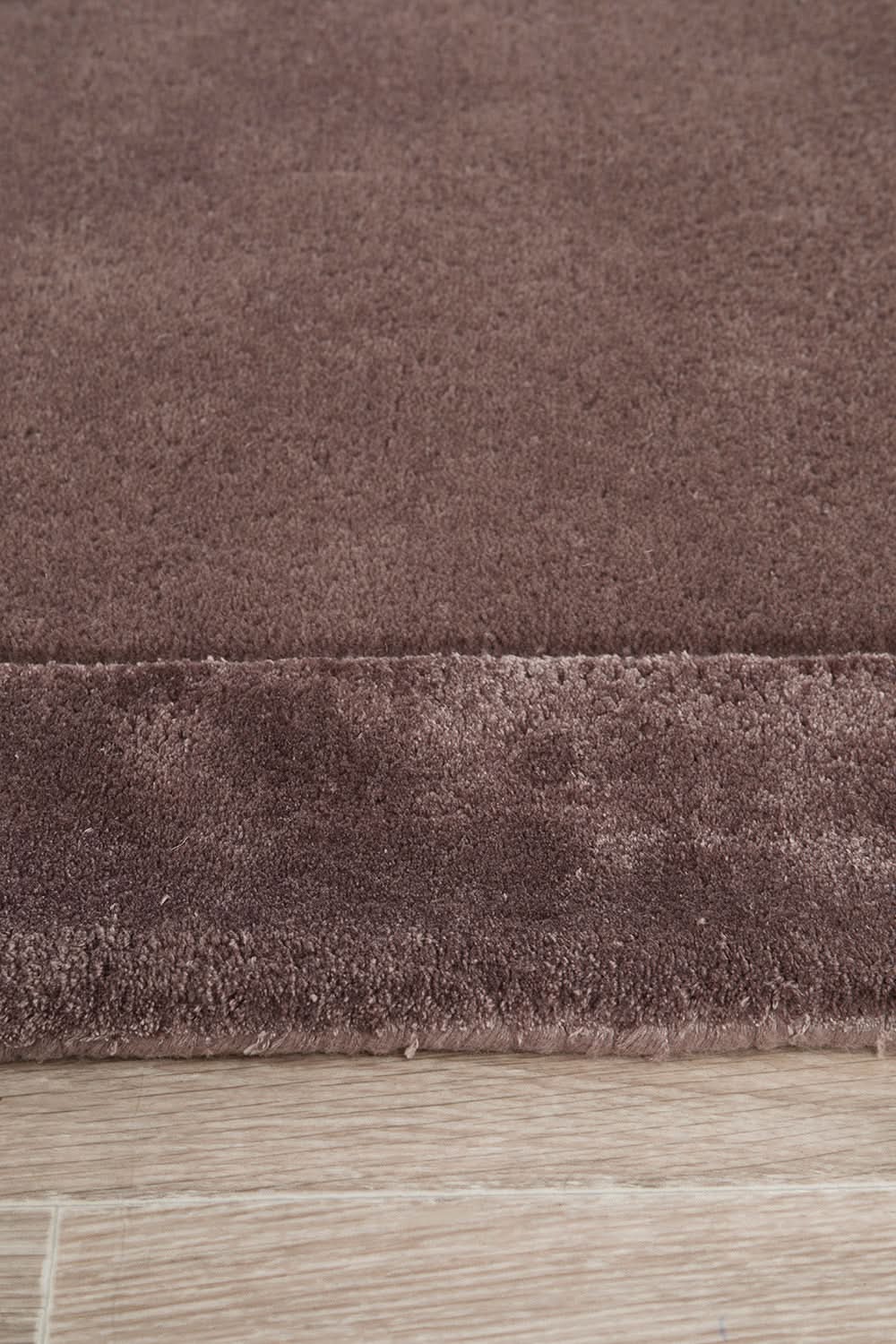 Orlo Grape Border Wool Rug - texture detail 2