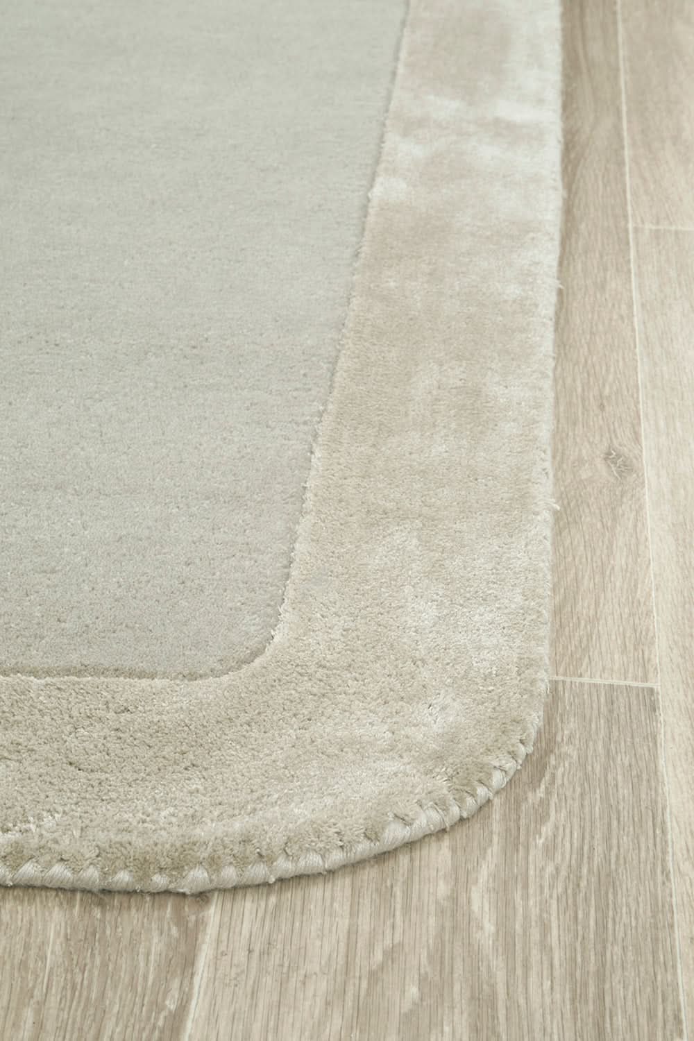 Orlo Silver Border Wool Rug - texture detail 1