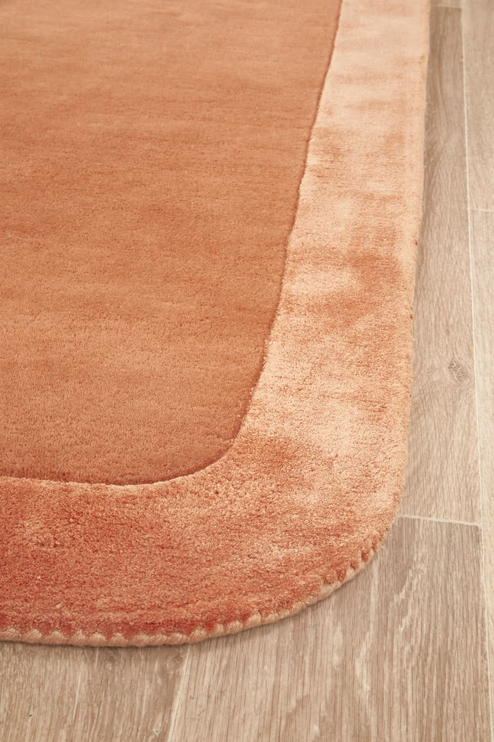 Orlo Spice Border Wool Rug - texture detail 1