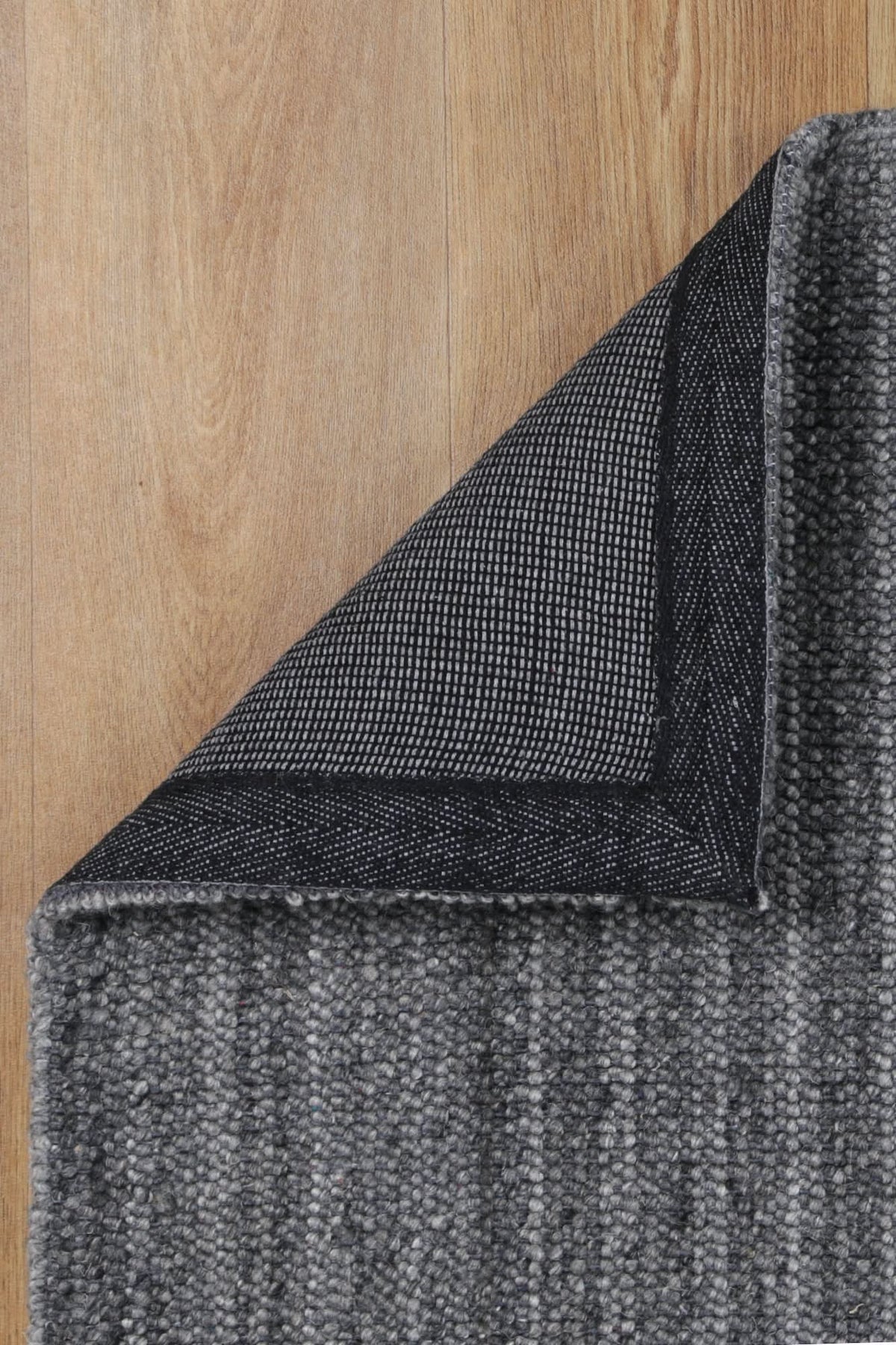 Pebble Stone wool rug – product view 2